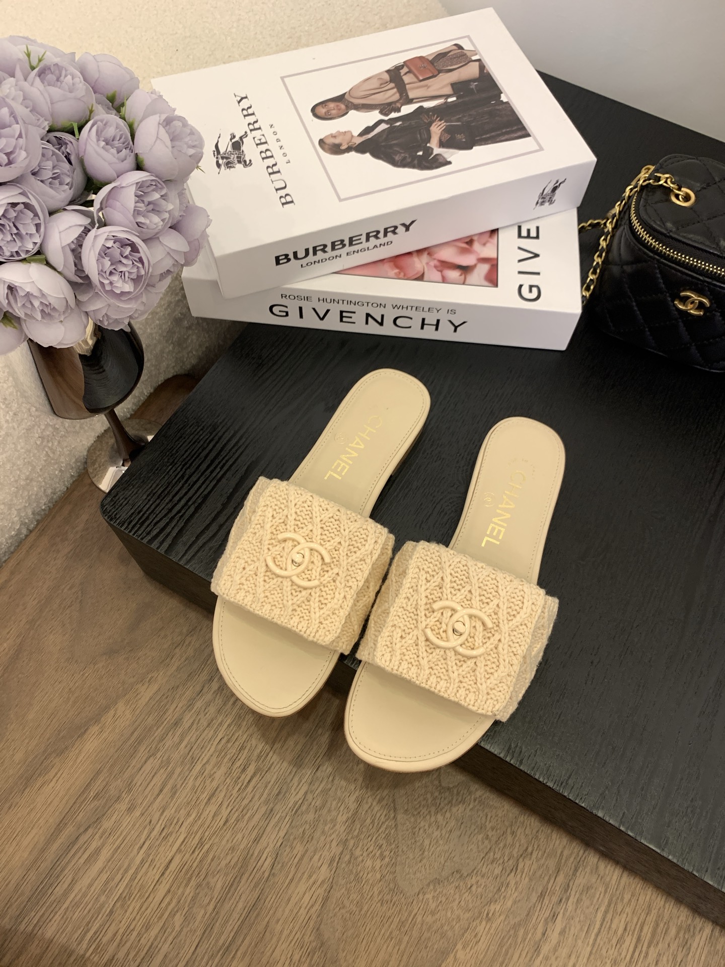 Elegant Chanel Women's Beige Knit CC Logo Pool Slides Sandals 3 i1745555065826 9652 0 0
