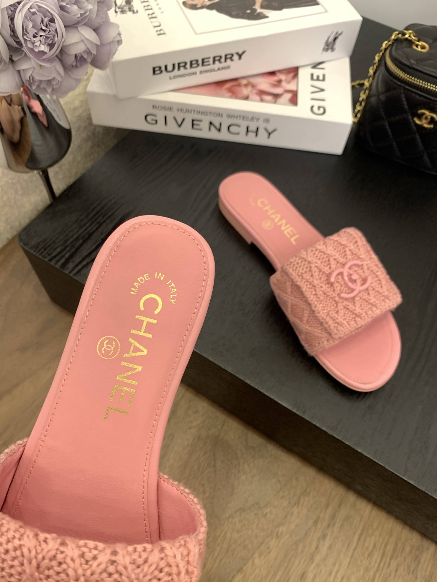 Elegant Pink Chanel Women's Slides Sandals with CC Logo, Sizes 35-39 6 i1745555499653 456 0 4