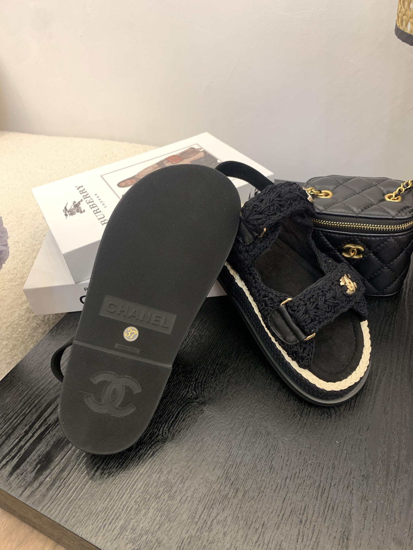 Elegant Women's Sandals with Iconic Logo - Perfect for Summer Fashion 6 i1745731766160 6093 0 4