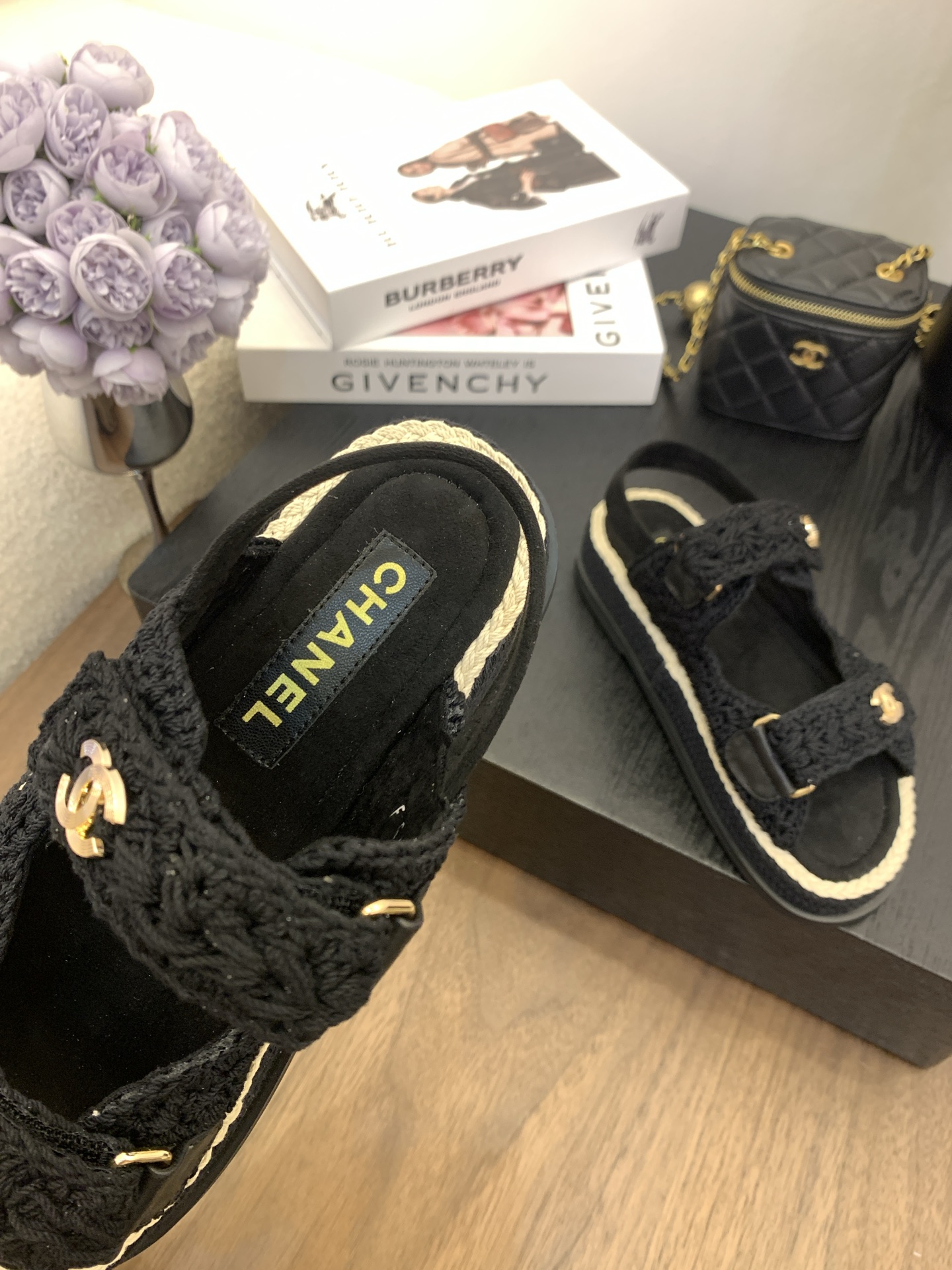 Elegant Women's Sandals with Iconic Logo - Perfect for Summer Fashion 9 i1745731766203 2397 0 7