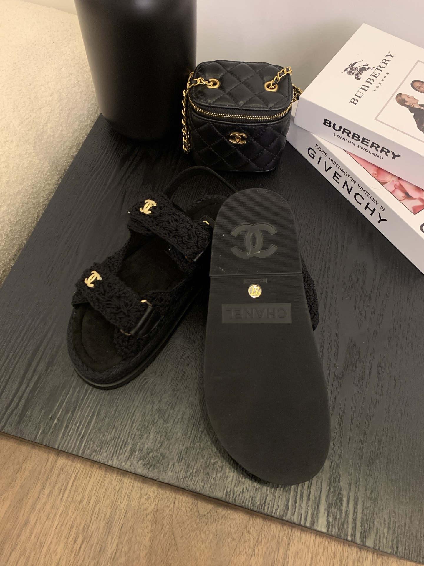 Elegant Women's Sandals with Iconic Logo, Comfortable Summer Style 7 i1745731833942 72 0 4
