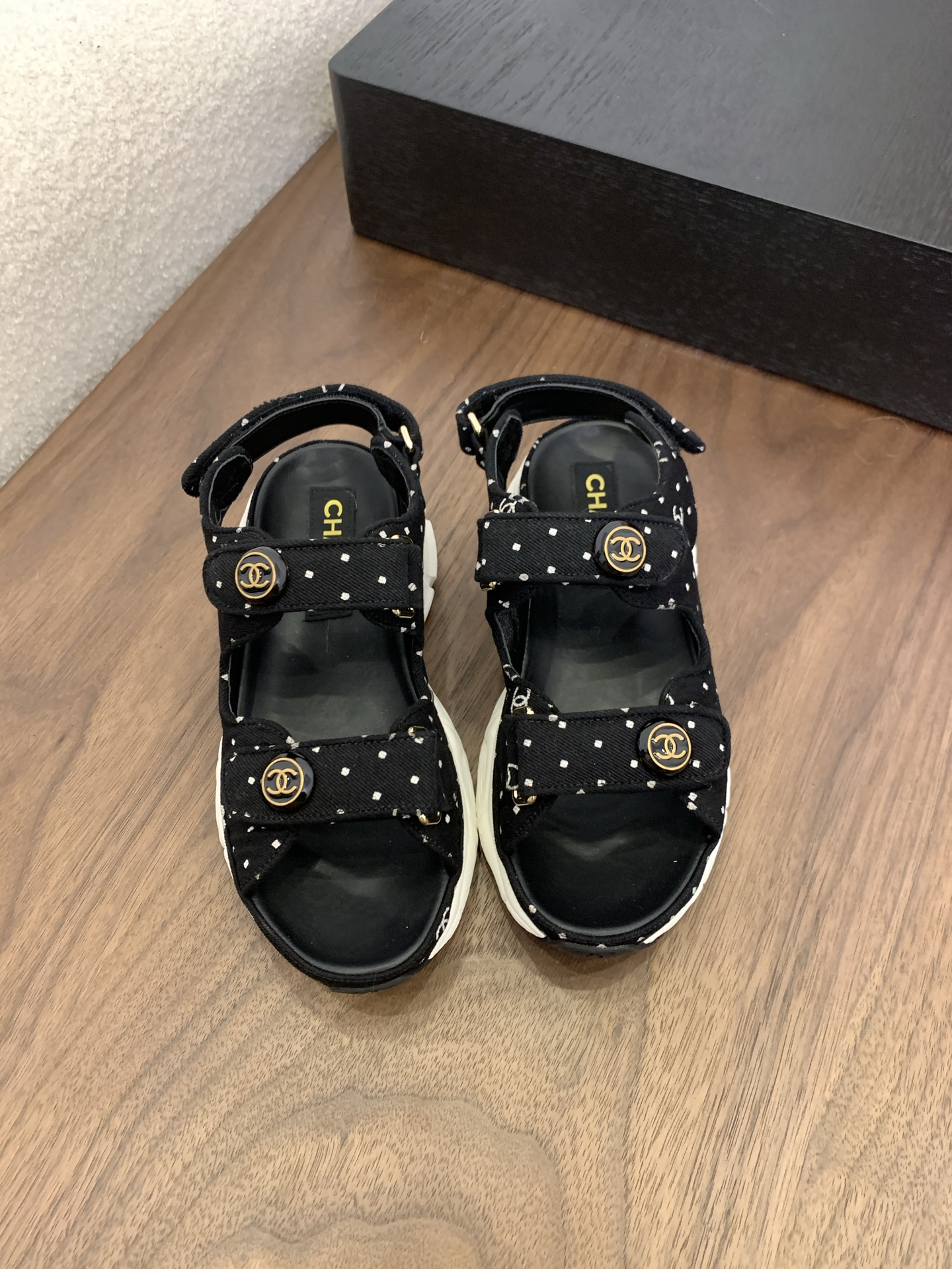 NO:265097,[Spot sale] *25 Counter [authentic grade] version!  !  Official catalog Numbers of codes 35, 36, 37, 38, 39 (34/40/41 Custom made to communicate with customer service) Leather surface 10 are equipped with genuine Italian packaging, sandals, sandals19860909【现货发售】 *25 专柜【正品级】版本！！ 官方目录 码数35、36、37、38、39 (34/40/41 需要定做跟客服♂沟通) 皮面10 均配有意大利正品包装,凉鞋,sandals,Women's Shoes