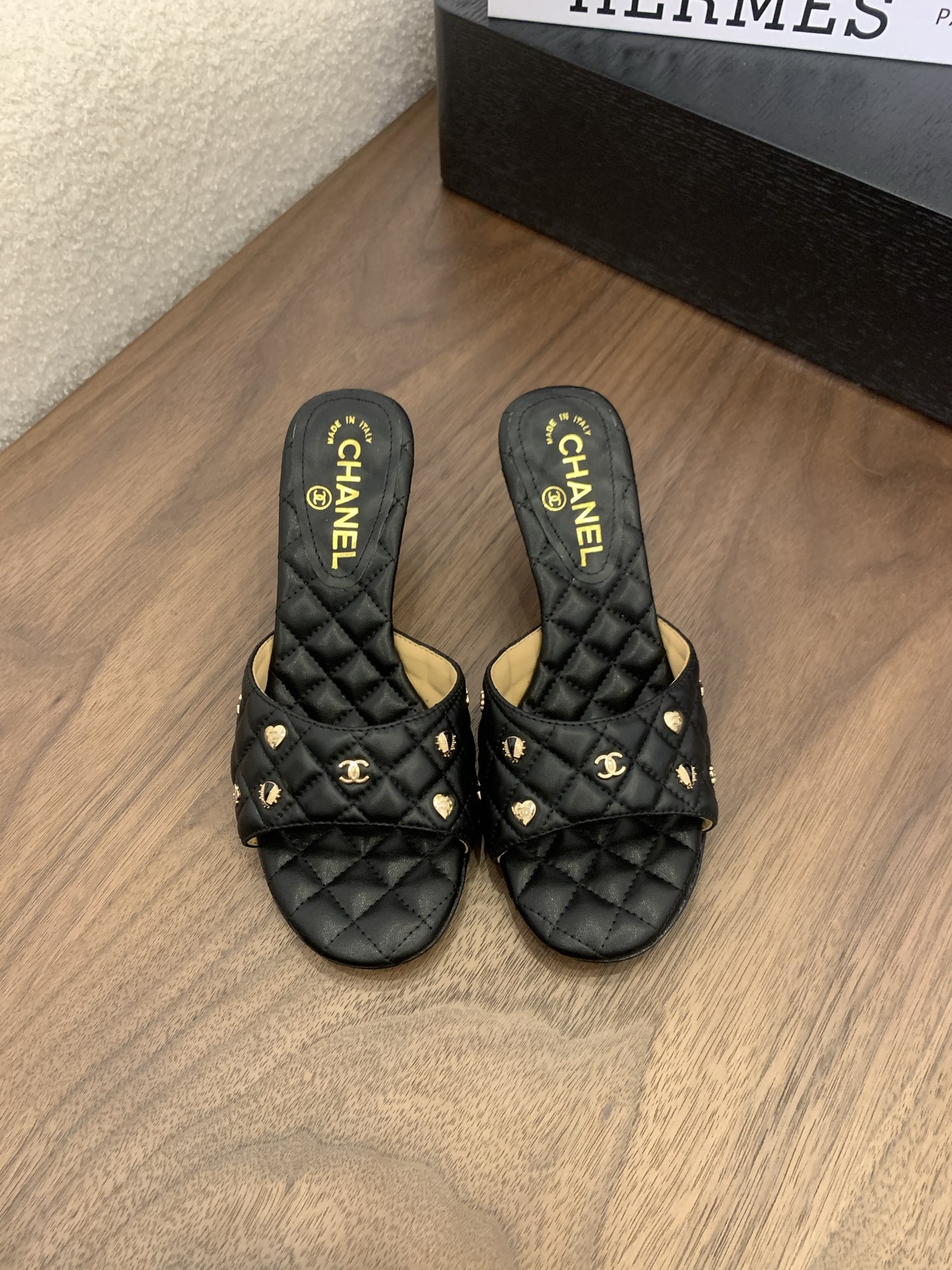 NO:265093,[Spot sale] *25 Counter [authentic grade] version!  !  Official catalog Numbers of codes 35, 36, 37, 38, 39 (34/40/41 Custom-made communication with customer service) are equipped with genuine Italian packaging, slippers, slippers19860909【现货发售】 *25 专柜【正品级】版本！！ 官方目录 码数35、36、37、38、39 (34/40/41 需要定做跟客服♂沟通) 均配有意大利正品包装,拖鞋,slippers,Women's Shoes