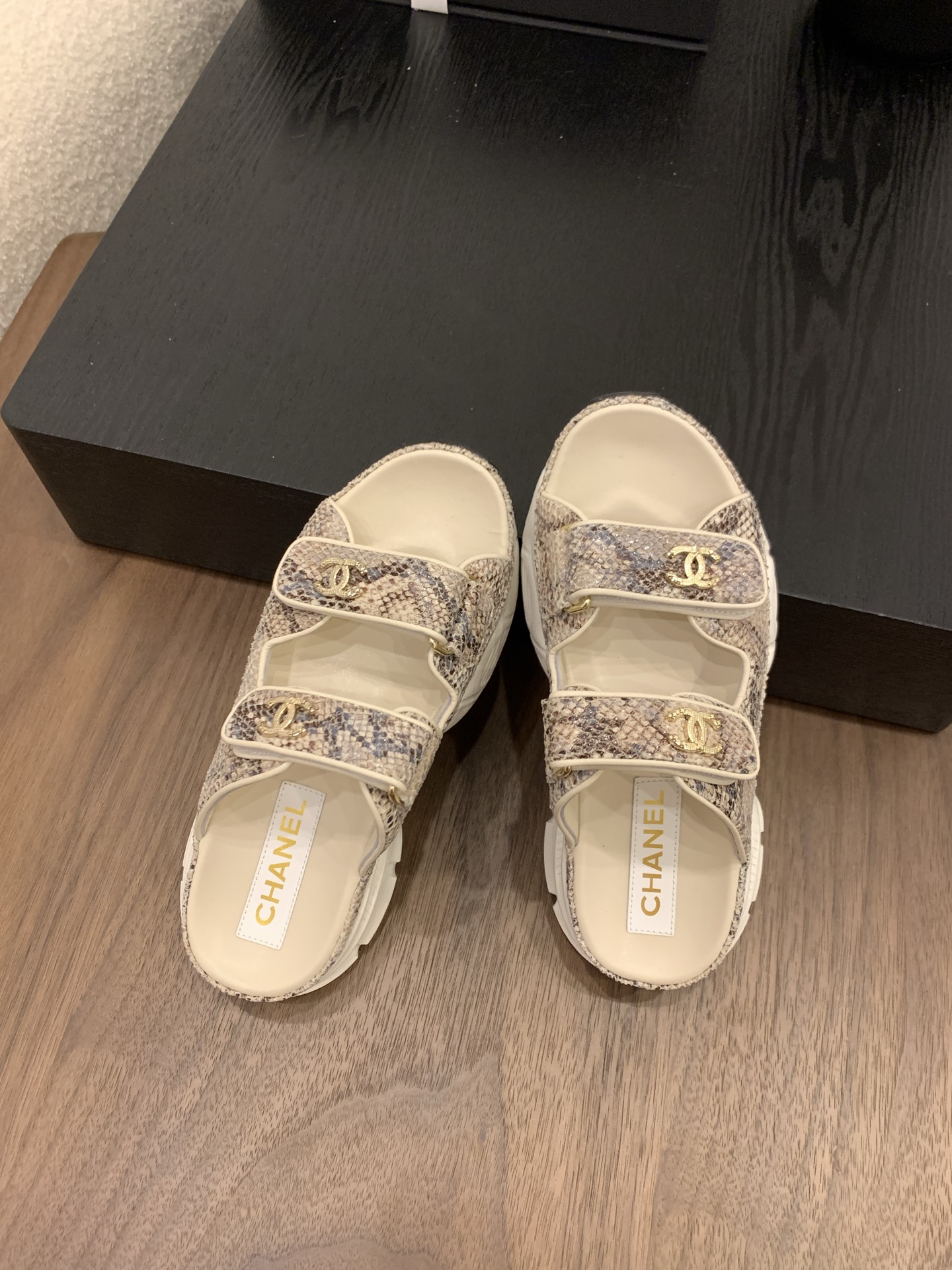 Elegant Women's Flats - Classic Design, Comfortable Fit, Multiple Sizes Available 5 i1748156582138 8393 0 3