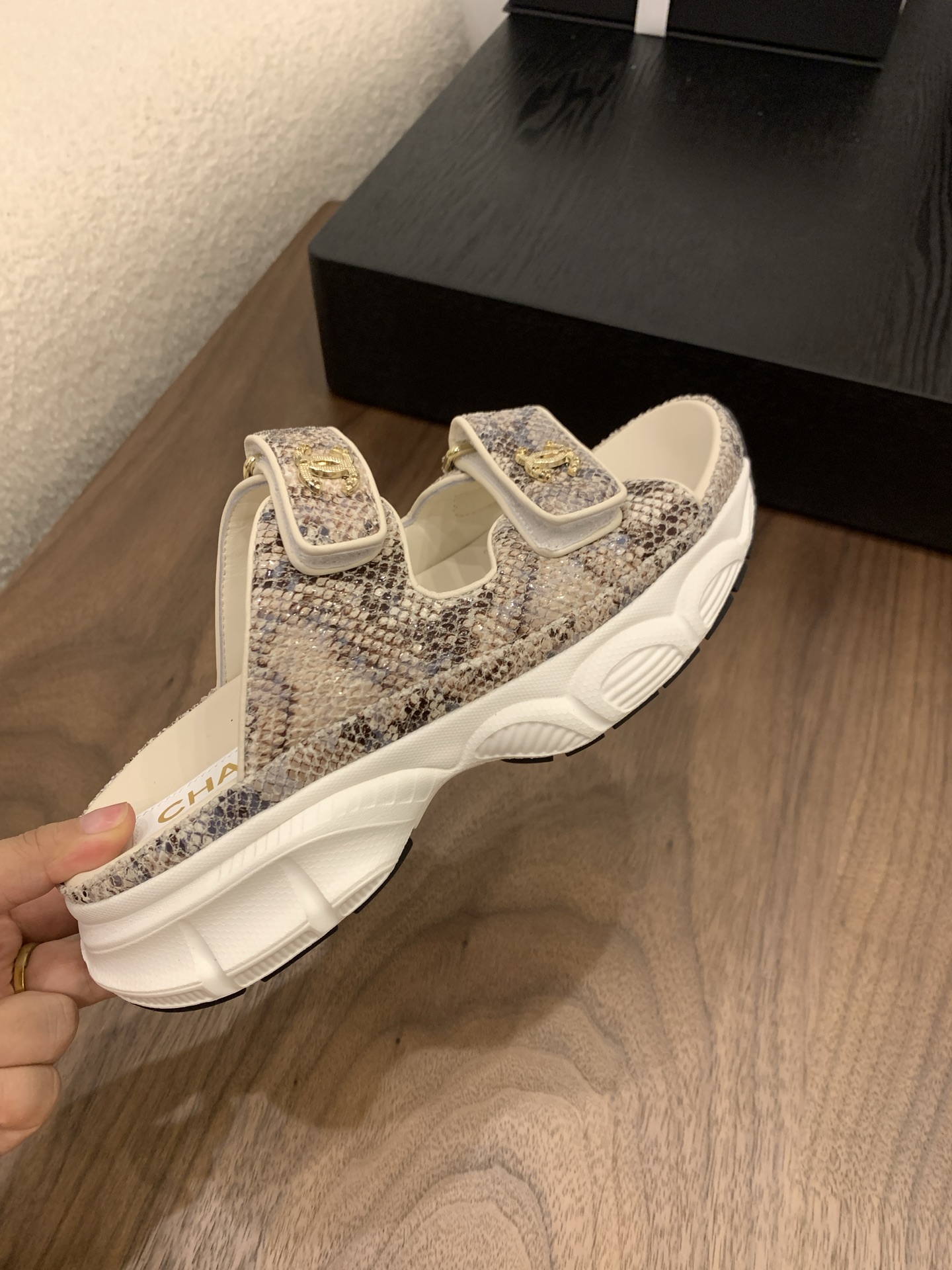 Elegant Women's Flats - Classic Design, Comfortable Fit, Multiple Sizes Available 9 i1748156582187 7443 0 7