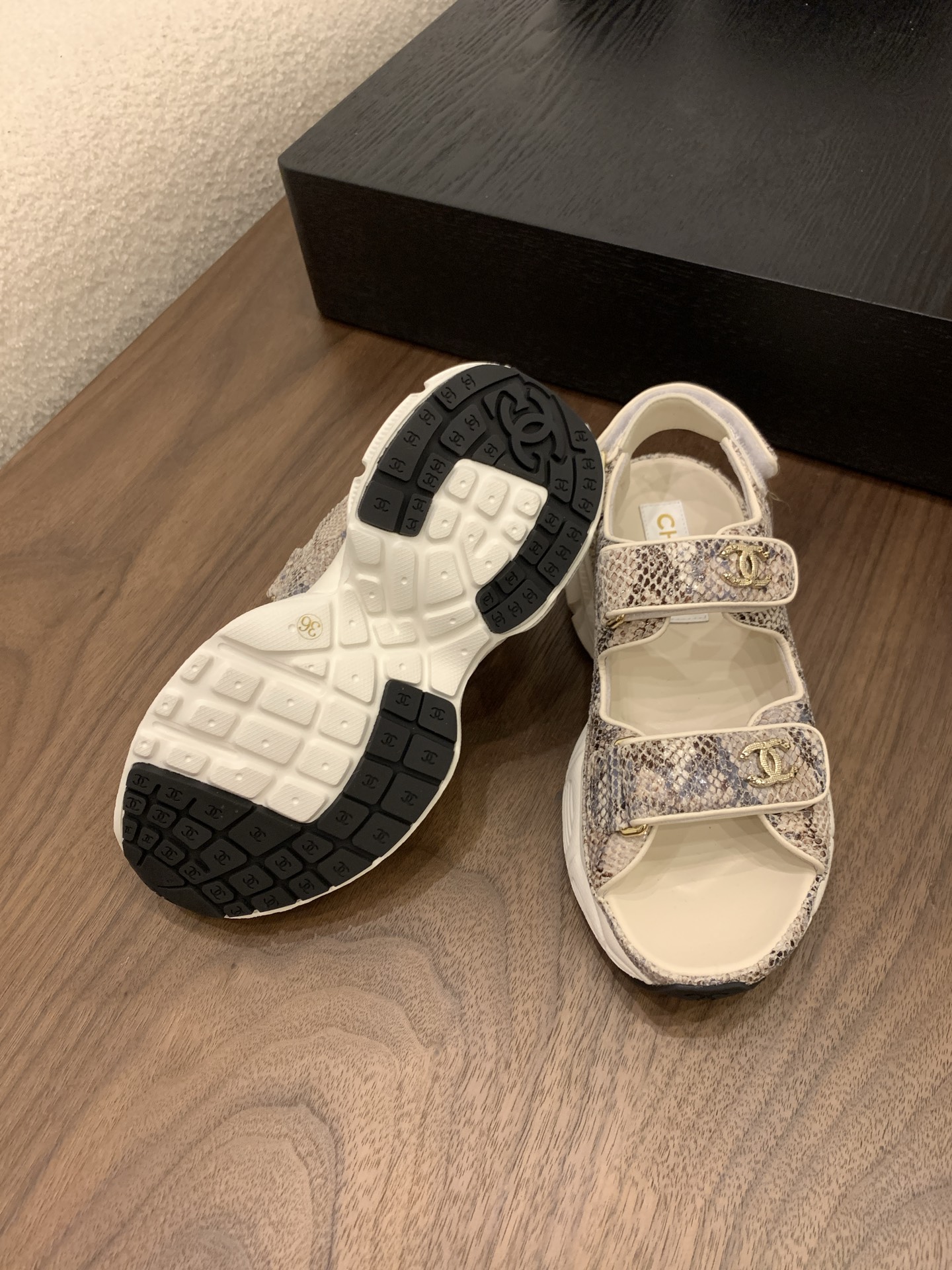 Elegant Women's Classic Flats - Size 35-39 - Authentic Design 9 i1748156745584 2755 0 7