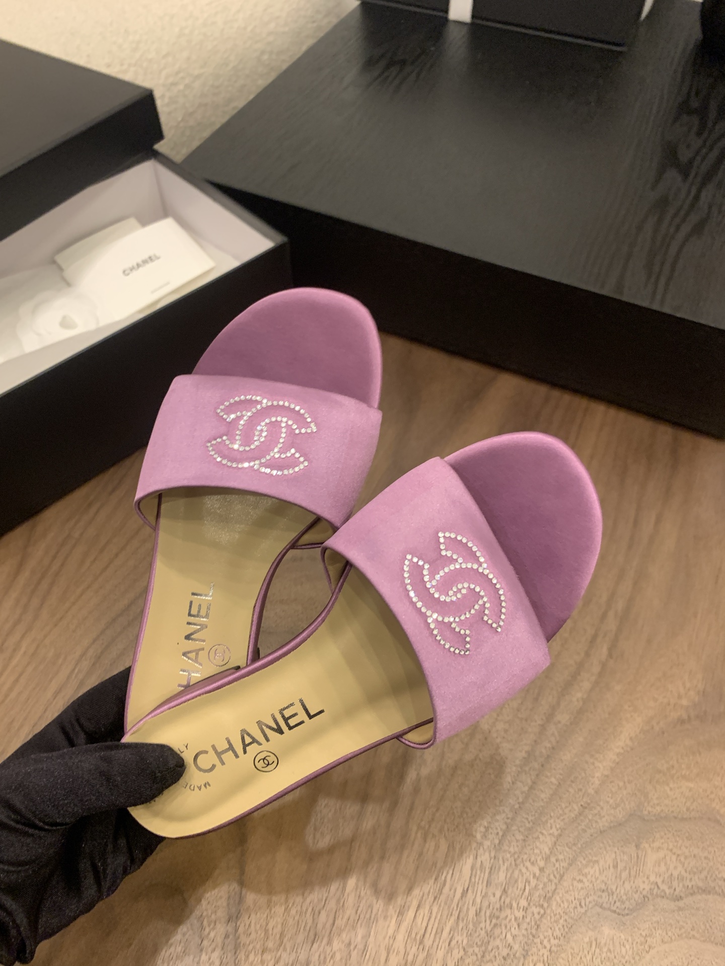 Elegant Women's Quilted Leather Ballet Flats - Classic Style & Comfort 4 i1748182533346 3316 0 2