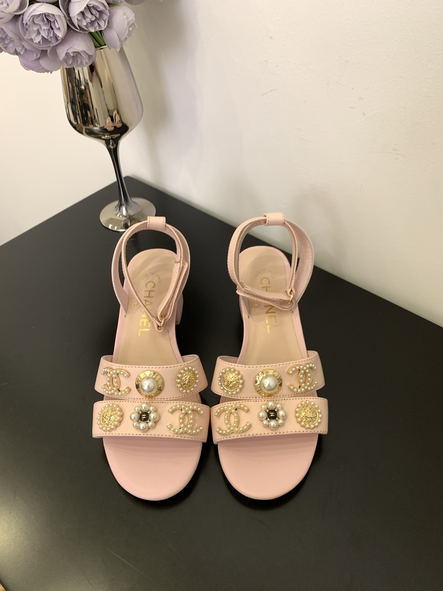 NO:409229,[Spot sale] *25 Counter [authentic grade] version!  !  Official catalog Numbers of codes 35, 36, 37, 38, 39 (34/40/41 Custom made to communicate with customer service) are equipped with genuine Italian packaging, slippers, sandals, sandals, slippers19860909【现货发售】 *25 专柜【正品级】版本！！ 官方目录 码数35、36、37、38、39 (34/40/41 需要定做跟客服♂沟通) 均配有意大利正品包装,拖鞋凉鞋,sandals,slippers,Women's Shoes