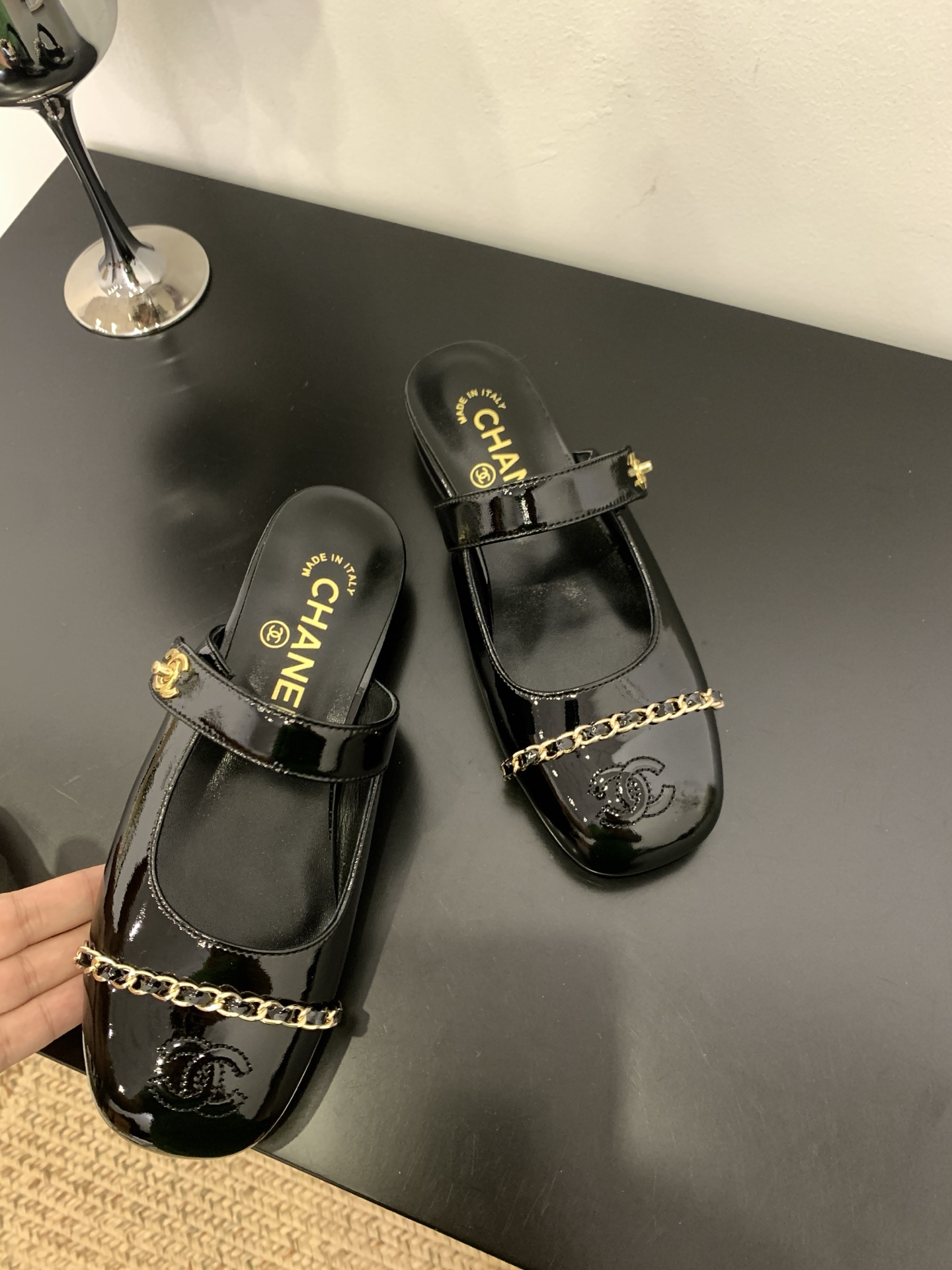 NO:409215,[Spot sale] *25 Counter [authentic grade] version!  !  Official catalog Numbers of codes 35, 36, 37, 38, 39 (34/40/41 Custom made and communicate with customer service) are equipped with genuine Italian packaging, half-drag19860909【现货发售】 *25 专柜【正品级】版本！！ 官方目录 码数35、36、37、38、39 (34/40/41 需要定做跟客服♂沟通) 均配有意大利正品包装,半拖,Women's Shoes