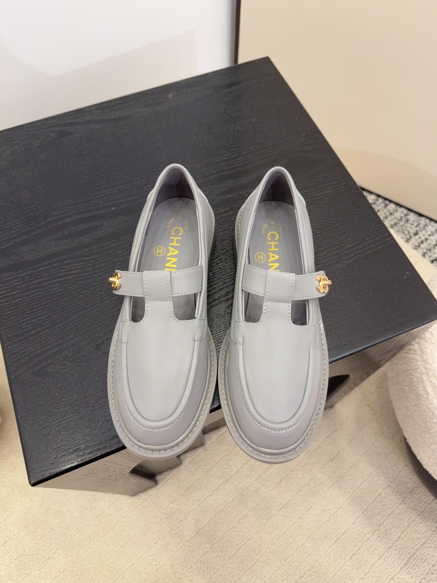 Elegant Leather Loafers with Iconic CC Charm, 2.5cm Heel Height 3 i1758445308 2961 4