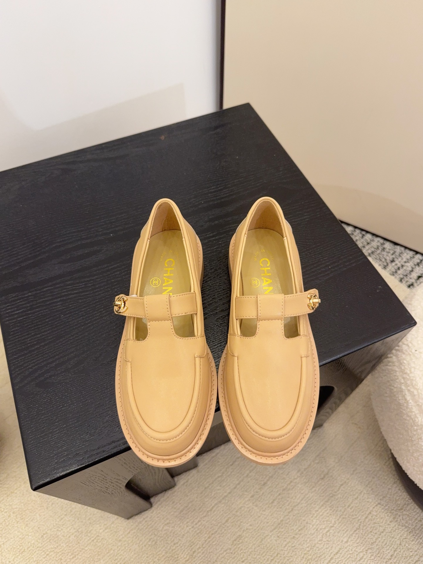 Elegant Leather Mary Jane Loafers with Iconic CC Charm for Women 3 i1758445397 263 4