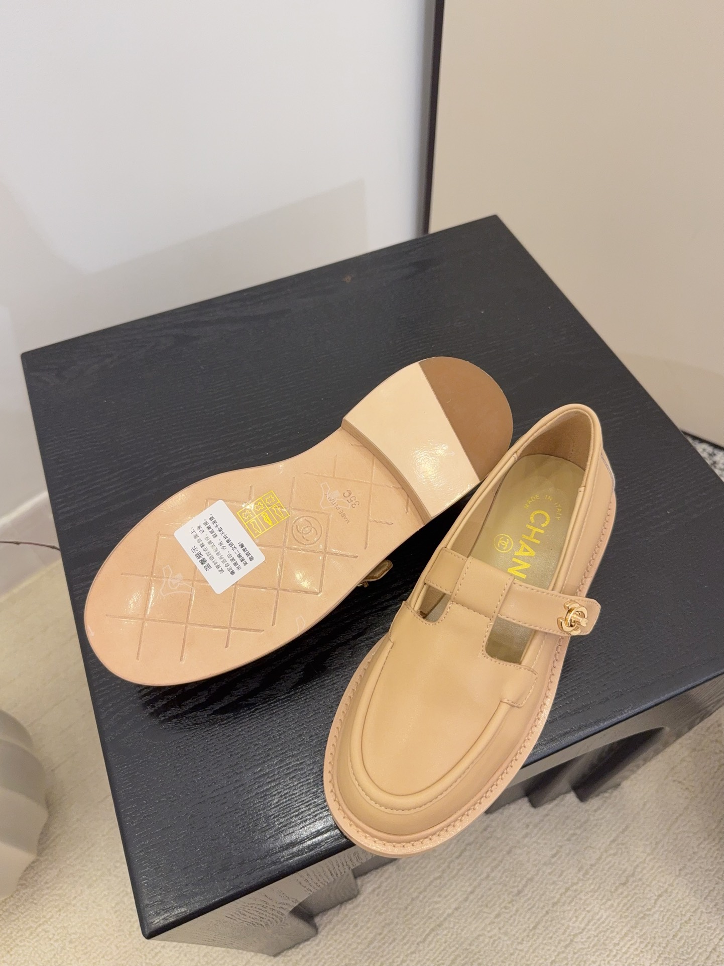 Elegant Leather Mary Jane Loafers with Iconic CC Charm for Women 10 i1758445397 6424 0