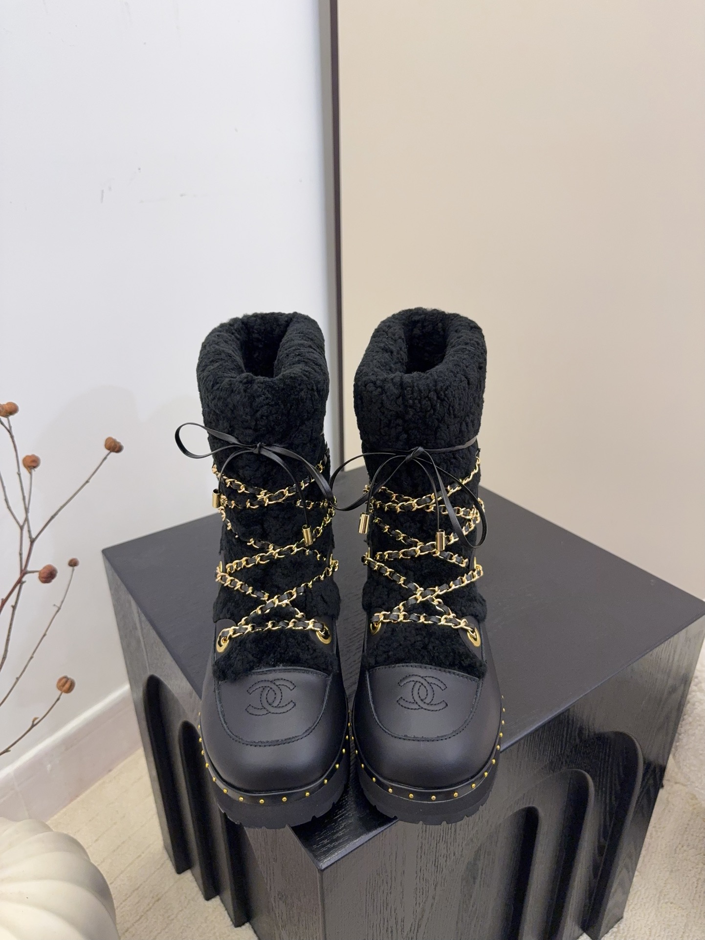 NO:536000,High-quality Chanel 2025 full series updated (original version consistent) Number of 35, 36, 37, 38, 39, (34, 40, 41, 42 customized without return), boots, chanel, boots19860909高定品质  Chanel 2025款全系更新（原版一致） 码数35、36、37、38、39、（34、40、41、42定制不退换）,靴子,chanel,boots,Women's Shoes