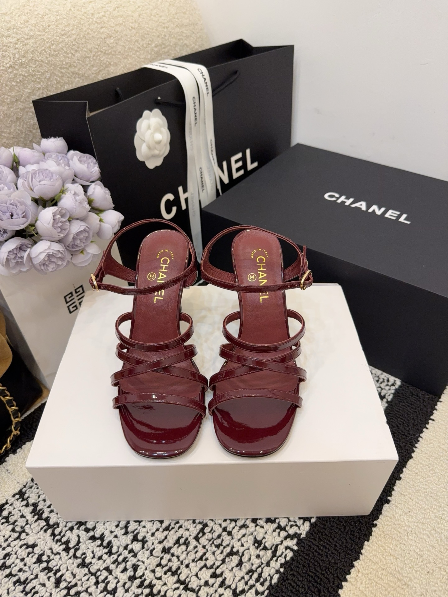 NO:628912,[On sale now] *26 counter [authentic grade] version!  !  Official catalog code numbers 35, 36, 37, 38, 39 (34/40/41 need to be customized and communicate with customer service) are equipped with Italian authentic packaging, sandals, sandals19860909【现货发售】 *26 专柜【正品级】版本！！ 官方目录 码数35、36、37、38、39 (34/40/41 需要定做跟客服♂沟通) 均配有意大利正品包装,凉鞋,sandals,Women's Shoes