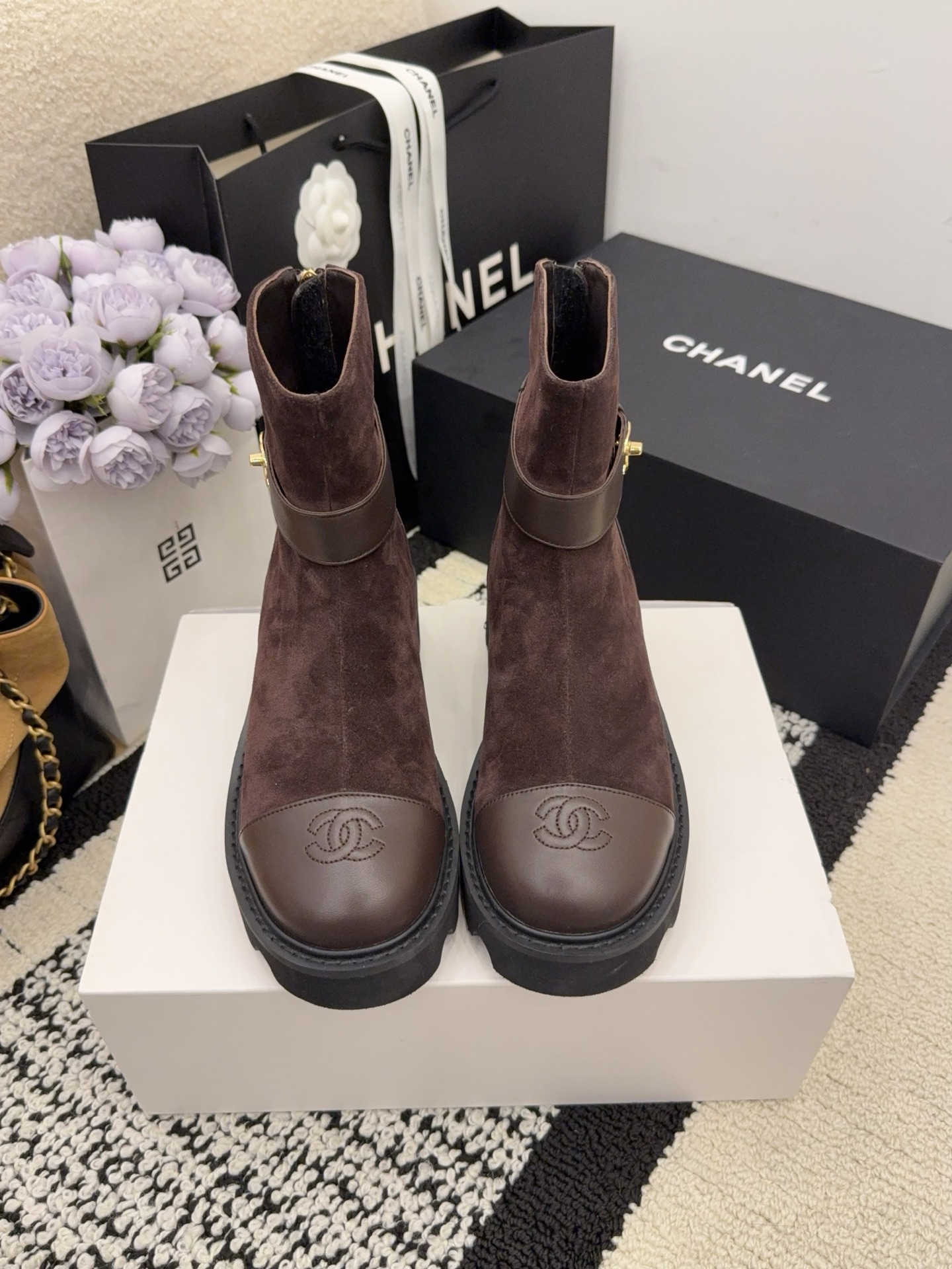 Elegant Women’s Shoes – Classic Design, Sizes 35-39 – High Quality