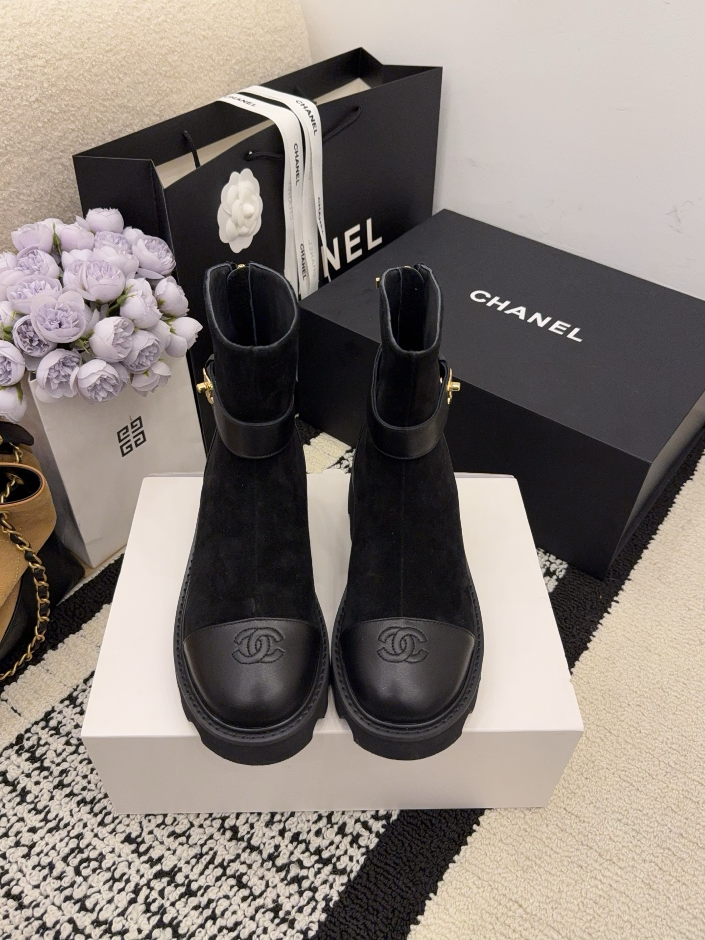 Elegant Women’s Shoes Classic Design Size 35-39