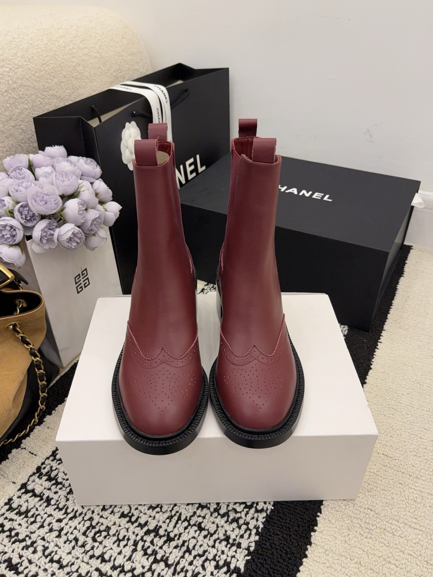 Elegant Women’s Shoes – Classic Style & Comfort – Sizes 35 to 39 Available