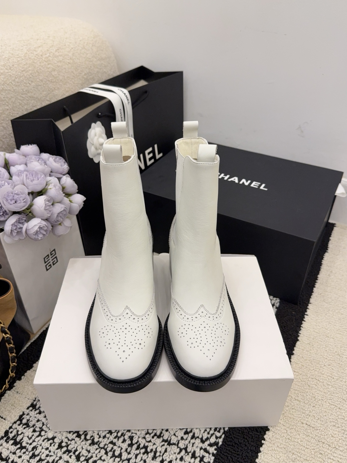 Elegant CC Slingback Shoes – Classic Style & Comfort