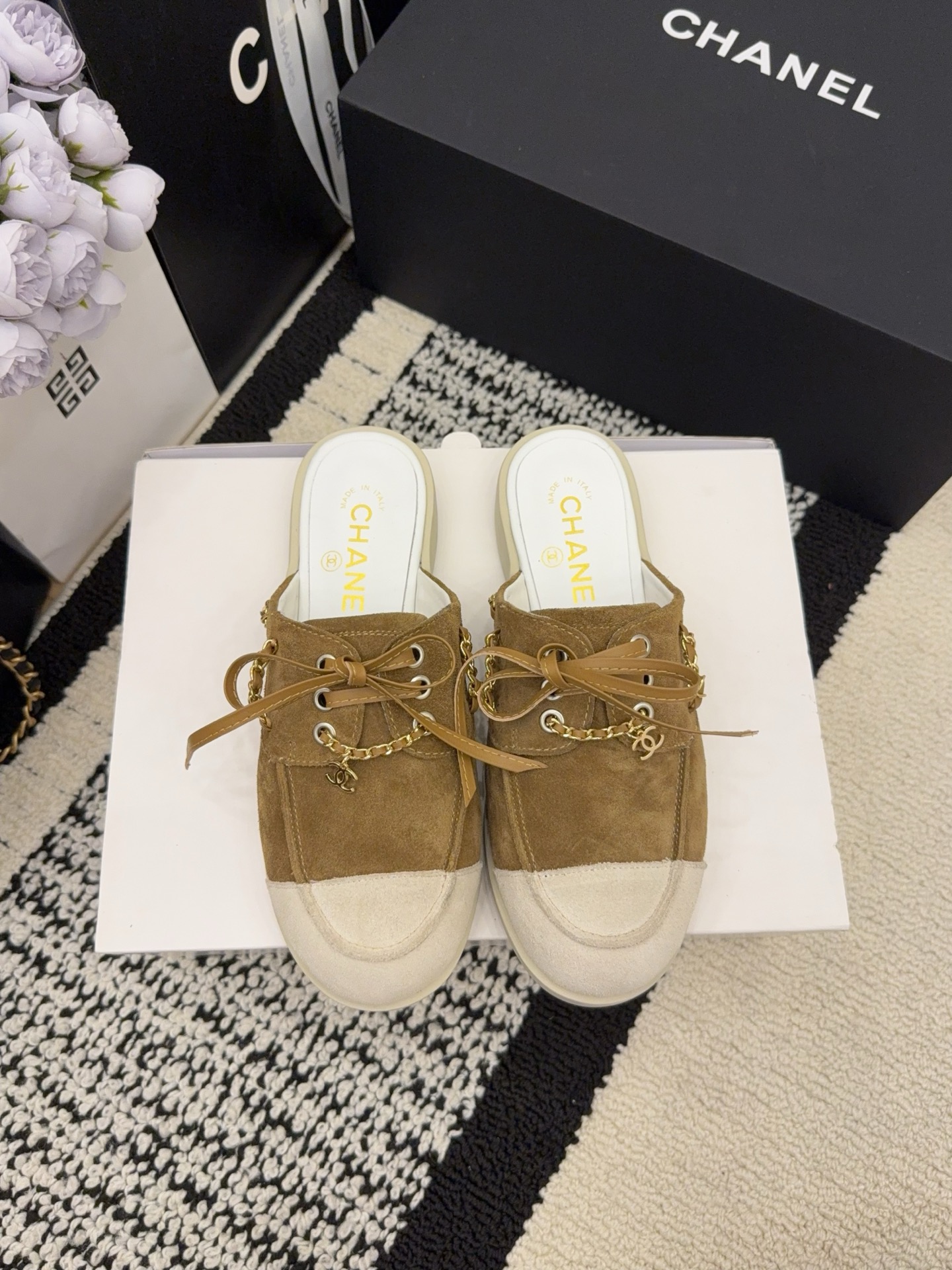 NO:668654,[On sale now] *26 counter [authentic grade] version!  !  Official catalog code numbers 35, 36, 37, 38, 39 (34/40/41 need to be customized and communicate with customer service), all equipped with authentic Italian packaging, loafers and half slippers, loafers19860909【现货发售】 *26 专柜【正品级】版本！！ 官方目录 码数35、36、37、38、39 (34/40/41 需要定做跟客服♂沟通) 均配有意大利正品包装,乐福鞋半拖,loafers,Women's Shoes