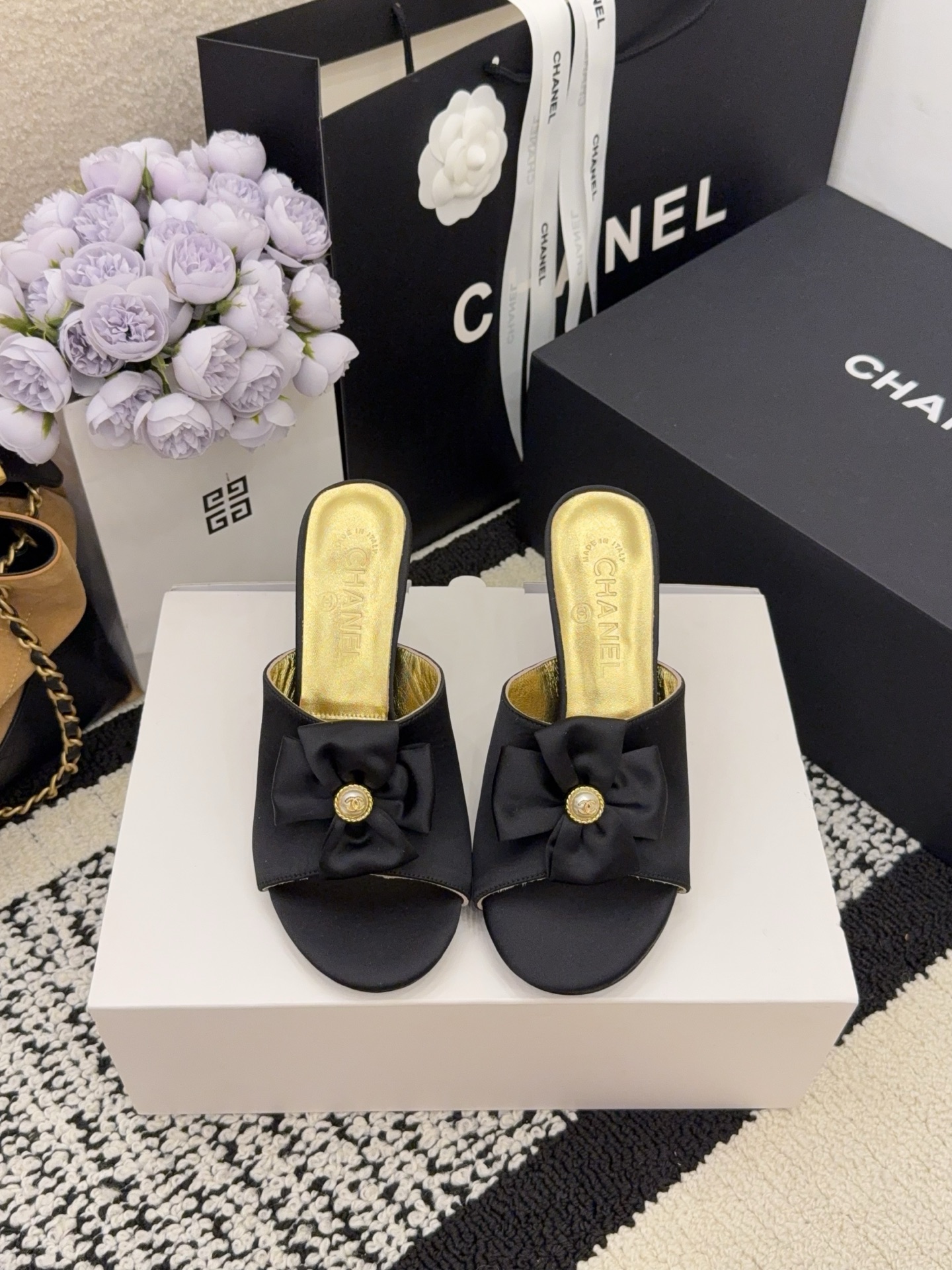 NO:650436,[On sale now] *26 counter [authentic grade] version!  !  Official catalog code numbers 35, 36, 37, 38, 39 (34/40/41 need to be customized and communicate with customer service) 7.5cm are equipped with Italian authentic packaging, high heels and slippers, high heels, slippers19860909【现货发售】 *26 专柜【正品级】版本！！ 官方目录 码数35、36、37、38、39 (34/40/41 需要定做跟客服♂沟通) 7.5cm 均配有意大利正品包装,高跟鞋拖鞋,high heels,slippers,Women's Shoes