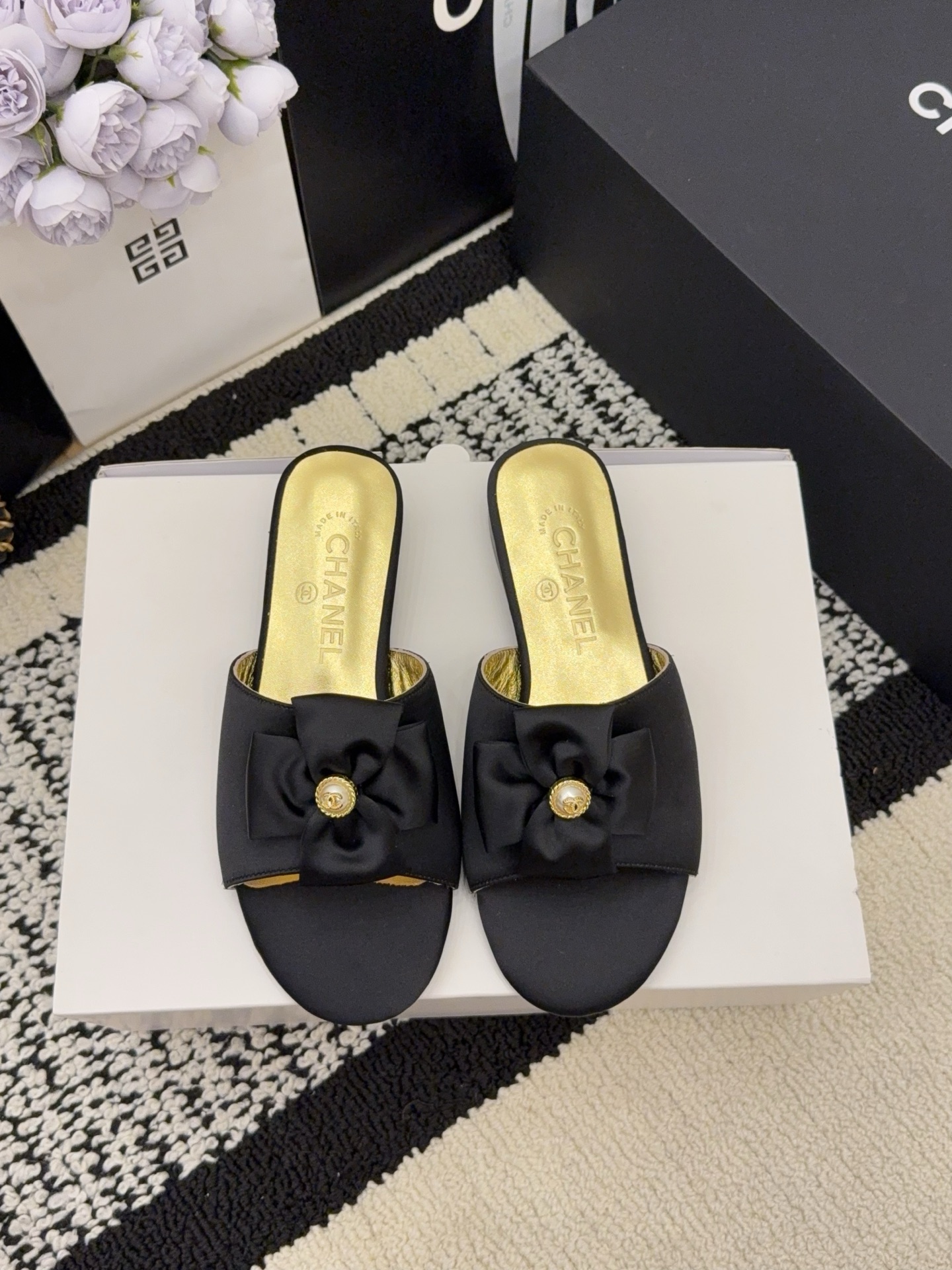 NO:650384,[On sale now] *26 counter [authentic grade] version!  !  Official catalog code numbers 35, 36, 37, 38, 39 (34/40/41 need to be customized and communicate with customer service) 1.5cm are equipped with Italian authentic packaging, high heels and slippers, high heels, slippers19860909【现货发售】 *26 专柜【正品级】版本！！ 官方目录 码数35、36、37、38、39 (34/40/41 需要定做跟客服♂沟通) 1.5cm 均配有意大利正品包装,高跟鞋拖鞋,high heels,slippers,Women's Shoes