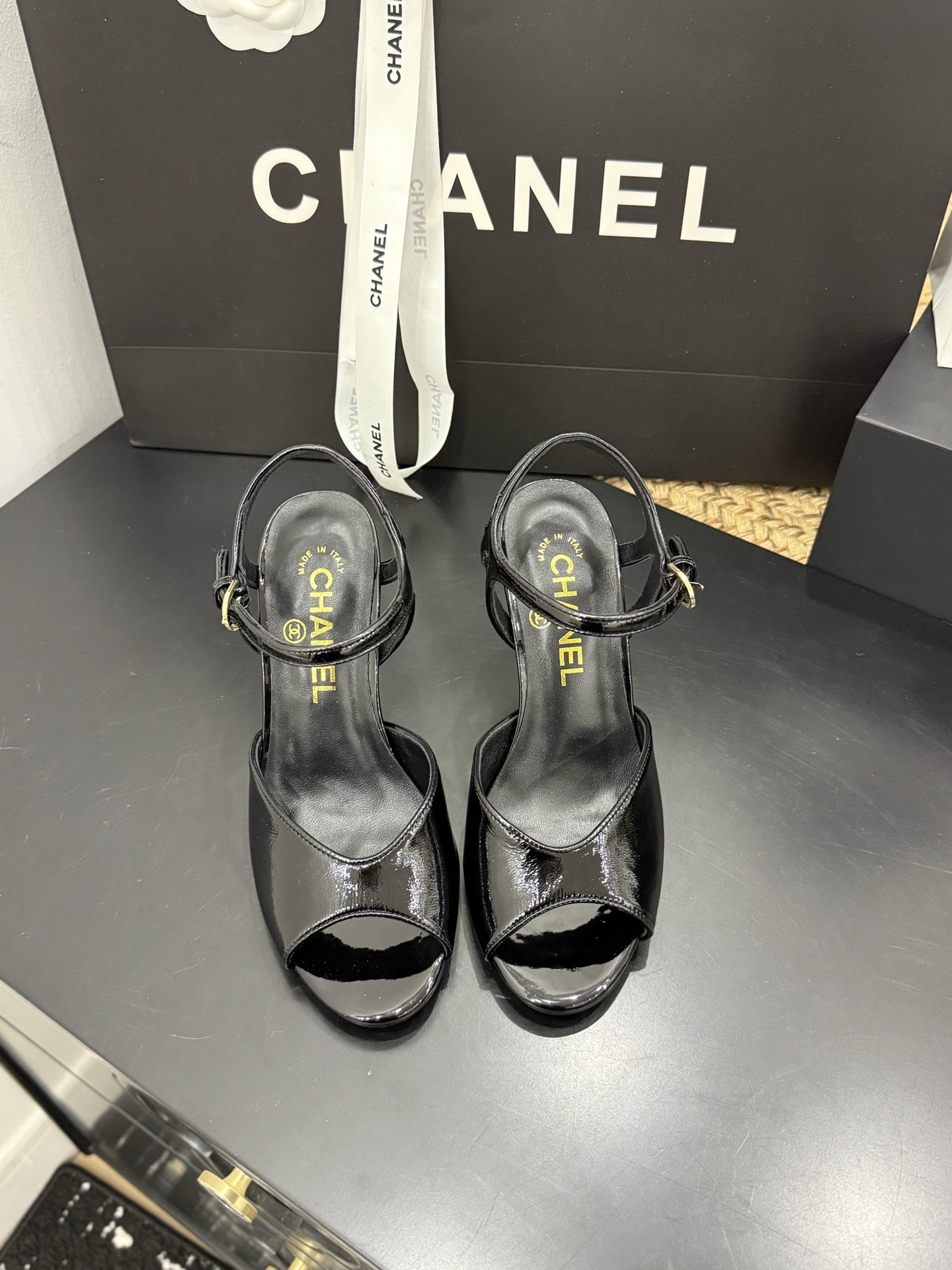 NO:706921,[On sale now] *26 counter [authentic grade] version!  !  Official catalog code numbers 35, 36, 37, 38, 39 (34/40/41 need to be customized and communicate with customer service) are all equipped with authentic Italian packaging, high heels, sandals, sandals, high heels19860909【现货发售】 *26 专柜【正品级】版本！！ 官方目录 码数35、36、37、38、39 (34/40/41 需要定做跟客服♂沟通) 均配有意大利正品包装,高跟鞋凉鞋,sandals,high heels,Women's Shoes