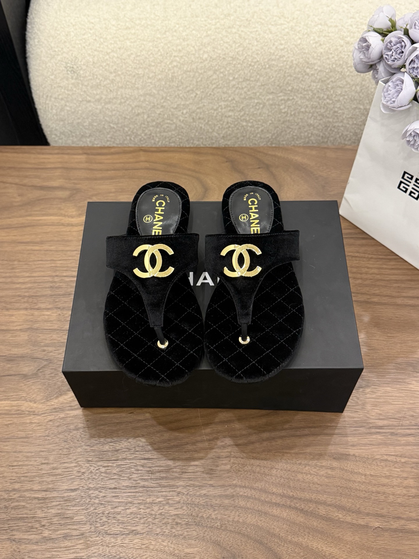 _dol9sEv_ECnUt02XXqMLm2VhP0_Py8HLmspLHLQ