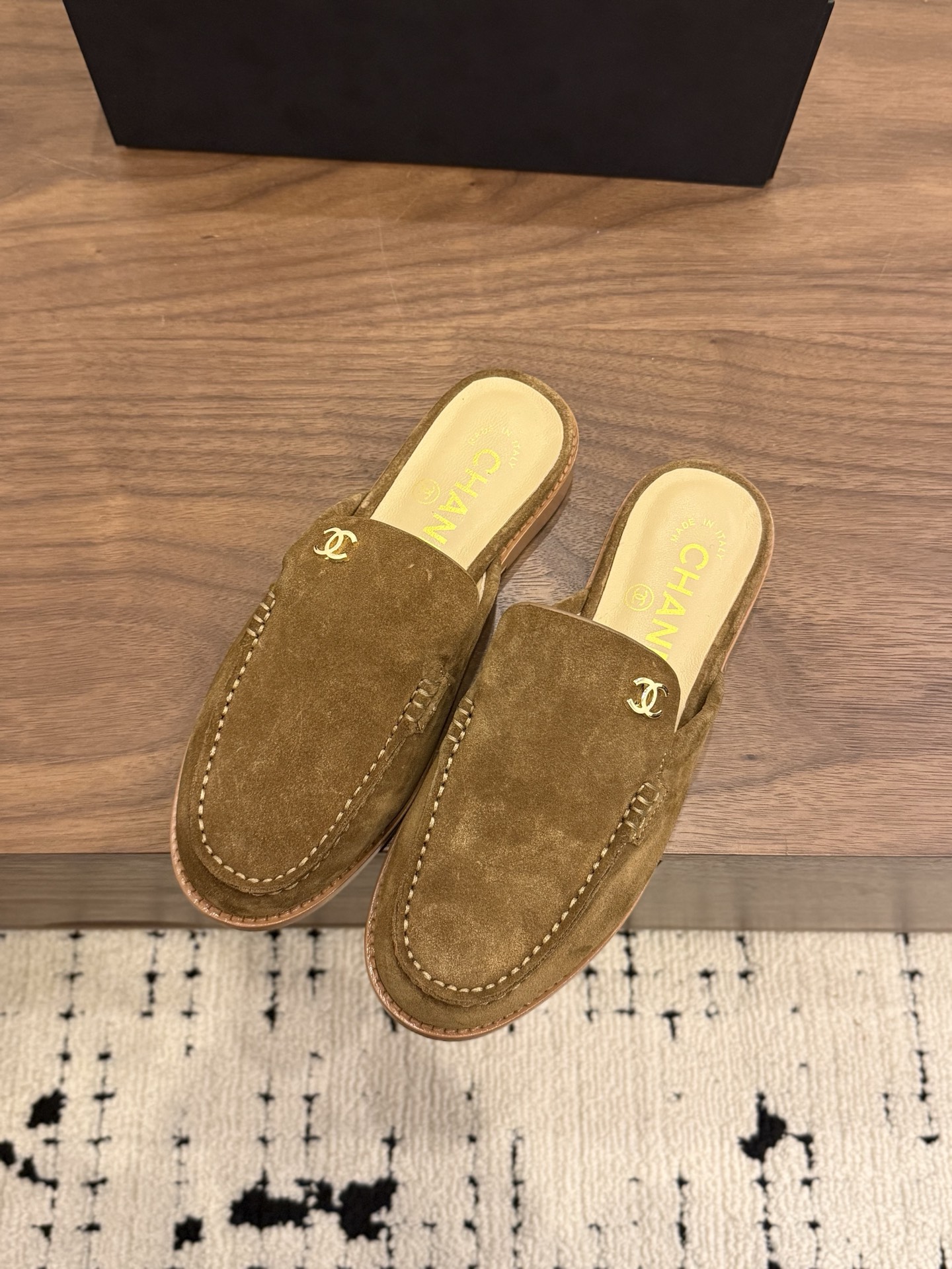 NO:748959,[Ready stock] *26 Mark thread loafer series counter [authentic grade] version!  !  Official catalog code numbers 35, 36, 37, 38, 39 (34/40/41 need to be customized and communicate with customer service), all equipped with authentic Italian packaging, loafers and half slippers, loafers19860909【现货发售】 *26 马克线乐福鞋系列 专柜【正品级】版本！！ 官方目录 码数35、36、37、38、39 (34/40/41 需要定做跟客服♂沟通) 均配有意大利正品包装,乐福鞋半拖,loafers,Women's Shoes