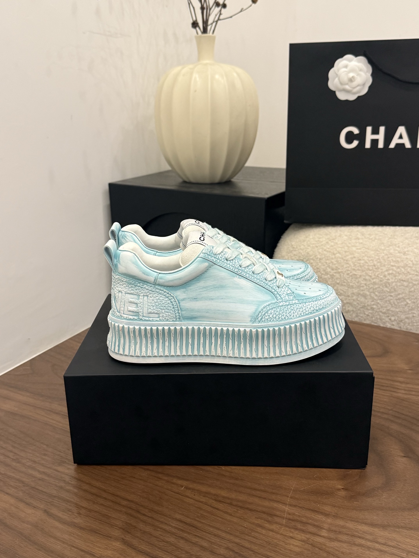 NO:750935,[On sale now] *26 Casual Shoes Series Counter [Authentic Grade] Version!  !  Official catalog code numbers 35, 36, 37, 38, 39 (34/40/41 need to be customized and communicate with customer service), all equipped with authentic Italian packaging, casual shoes/sports shoes, sneakers19860909【现货发售】 *26 休闲鞋系列 专柜【正品级】版本！！ 官方目录 码数35、36、37、38、39 (34/40/41 需要定做跟客服♂沟通) 均配有意大利正品包装,休闲鞋/运动鞋,sneakers,Women's Shoes