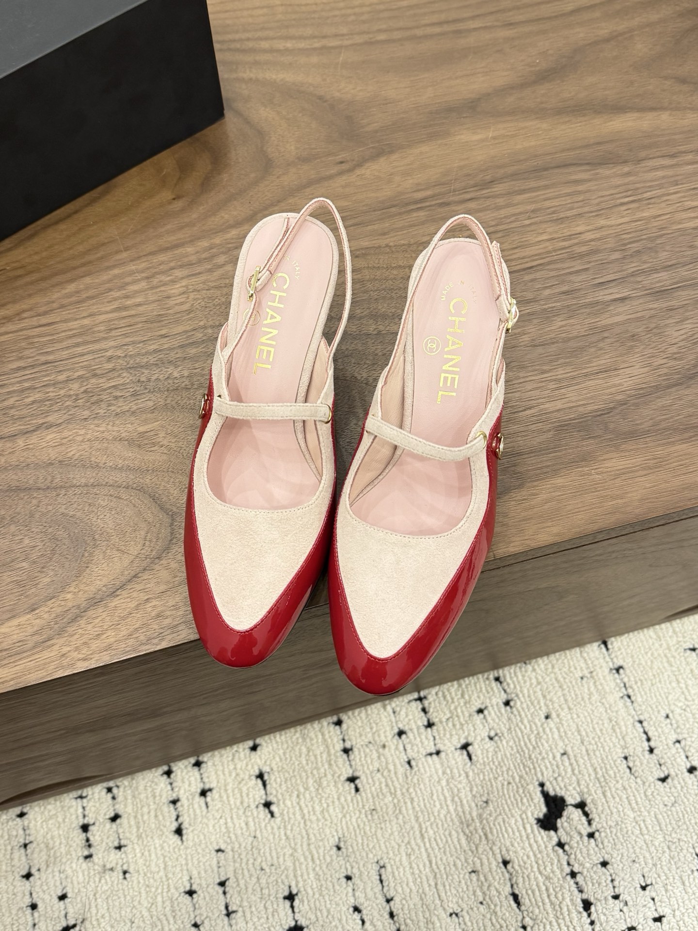NO:789146,Spot Sale *|| [Top high-end quality from major manufacturers] Upper cowhide + patent leather/Sheep leather + patent leather Lining sheepskin Foot padding sheepskin Outsole: Italian genuine leather Heel height: 7.5cm 35, 36, 37, 38, 39, (34/40/41 need to be customized and communicate with customer service), high-heeled sandals, sandals, high heels, cowhide, sheepskin, sheep19860909Spot Sale  *|| 【大厂顶级高端品质】 鞋面牛皮+漆皮/羊京+漆皮 内里羊皮 垫脚羊皮 大底:意大利真皮底 跟高: 7.5cm 35、36、37、38、39、(34/40/41 需要定做跟客服♂沟通),高跟鞋凉鞋,sandals,high heels,cowhide,sheepskin,sheep,Women's Shoes