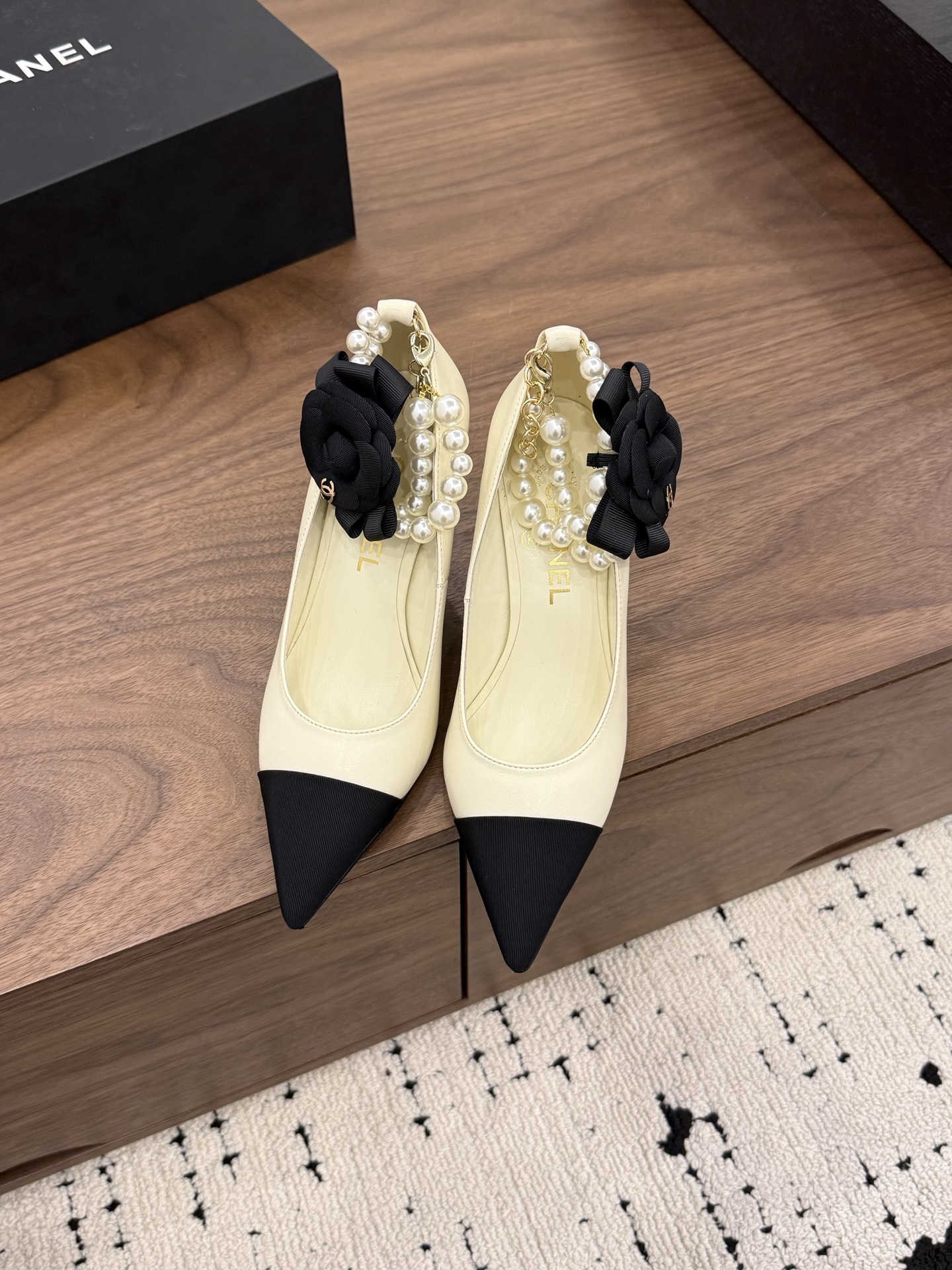 NO:787658,Spot Sale *|| [Top high-end quality from major manufacturers] Upper: cowhide, sheepskin lining, foot pads, sheepskin, outsole: Italian leather sole, heel height: 8.5cm, packaging: with airplane box 10 35, 36, 37, 38, 39, (34/40/41 need to be customized and communicate with customer service), high-heeled sandals, sandals, high heels, cowhide, sheepskin19860909Spot Sale  *|| 【大厂顶级高端品质】 鞋面: 牛皮 内里羊皮 垫脚 羊皮 大底:意大利真皮底 跟高: 8.5cm 包装: 带飞机盒10 35、36、37、38、39、(34/40/41 需要定做跟客服♂沟通),高跟鞋凉鞋,sandals,high heels,cowhide,sheepskin,Women's Shoes