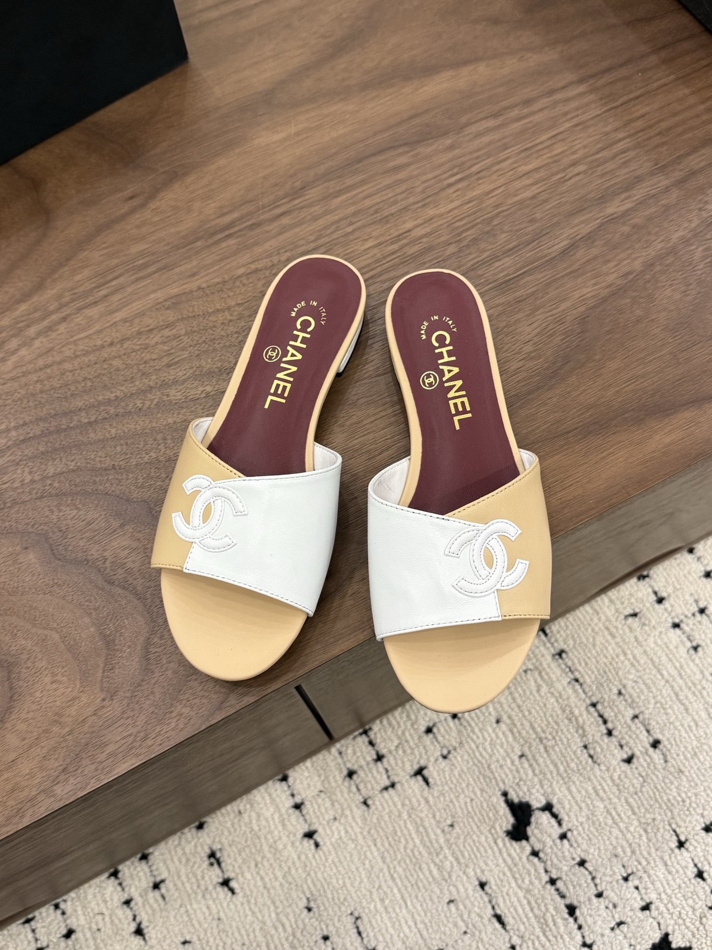 NO:789648,Spot Sale *|| [Top high-end quality from major manufacturers] Upper: cowhide/sheep leather, lining sheepskin, padding sheepskin Outsole: Italian genuine leather sole Heel height: 5.5cm Packing: with airplane box19860909Spot Sale  *|| 【大厂顶级高端品质】 鞋面: 牛皮/羊京 内里羊皮 垫脚羊皮 大底:意大利真皮底 跟高: 5.5cm 包装: 带飞机盒10 35、36、37、38、39、(34/40/41 需要定做跟客服♂沟通),半拖凉鞋,sandals,cowhide,sheepskin,sheep,Women's Shoes
