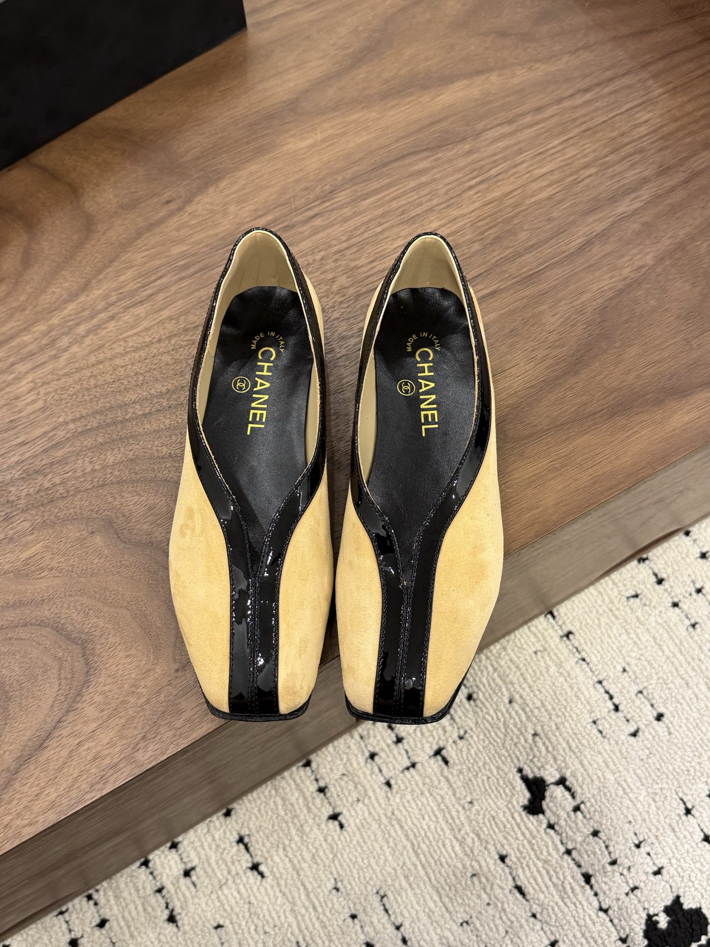 NO:789629,Spot Sale *|| Catwalk model [top high-end quality from major manufacturers] Upper: stone grain cowhide/patent leather/high mercerized sheepskin/cowhide, lining sheepskin, padding sheepskin, outsole: Italian genuine leather sole, heel height: 1cm, packaging: with airplane box 10 35, 36, 37, 38, 39, (34/40/41  Need to customize and communicate with customer service), single shoes, cowhide, sheepskin, sheep19860909Spot Sale  *||  走秀款【大厂顶级高端品质】 鞋面: 石头纹牛皮/漆皮/高丝光羊京/牛皮 内里羊皮 垫脚羊皮 大底:意大利真皮底 跟高: 1cm 包装: 带飞机盒10 35、36、37、38、39、(34/40/41 需要定做跟客服♂沟通),单鞋,cowhide,sheepskin,sheep,Women's Shoes