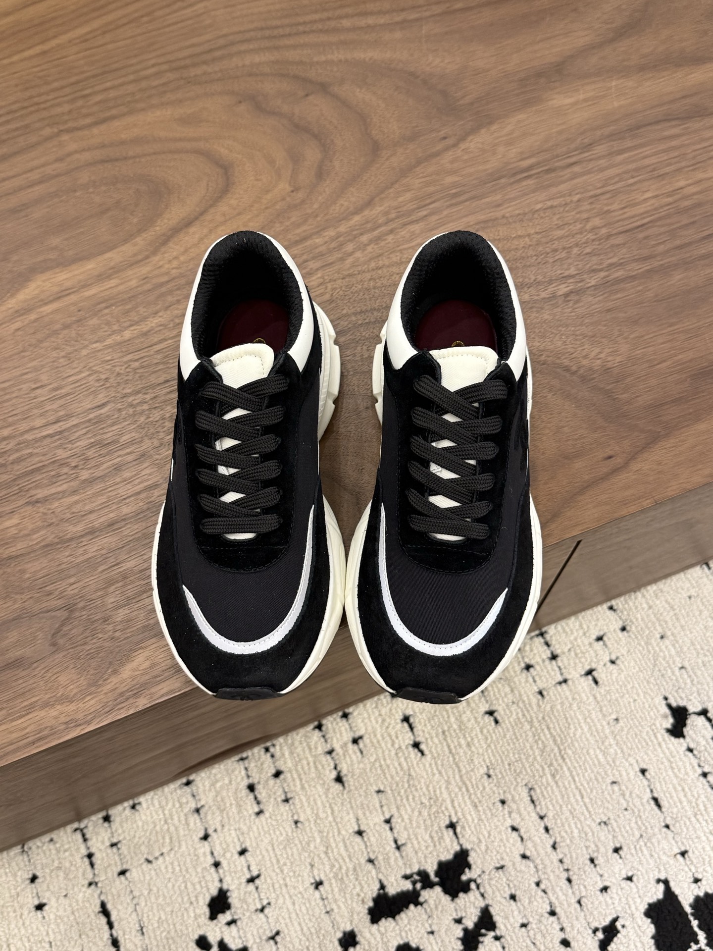 NO:818598,Spot Sale *|| Casual shoes [top high-end quality from major manufacturers] Upper: cloth/cowhide/sheep leather lining sheepskin Foot pads sheepskin Outsole: original TPU rubber sole Heel height: 4cm Packing: with airplane box 10 35, 36, 37, 38, 39, (34/40/41  Need to customize and communicate with customer service), casual shoes/sports shoes, sneakers, cowhide, sheepskin, sheep19860909Spot Sale  *||  休闲鞋【大厂顶级高端品质】 鞋面: 布面/牛皮/羊京 内里羊皮 垫脚羊皮 大底:原版TPU橡胶底 跟高: 4cm 包装: 带飞机盒10 35、36、37、38、39、(34/40/41 需要定做跟客服♂沟通),休闲鞋/运动鞋,sneakers,cowhide,sheepskin,sheep,Women's Shoes