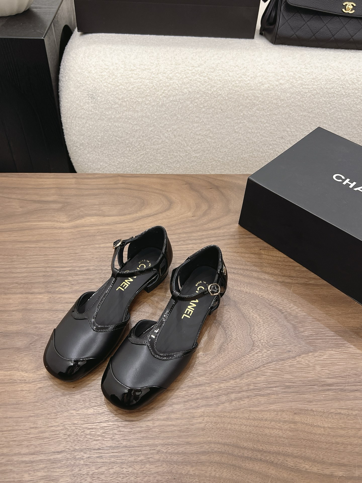 NO:924310,Spot Sale *|| [Top high-end quality from major manufacturers] Upper: cowhide, sheepskin lining, padding sheepskin Outsole: Italian genuine leather sole Heel height: 1cm Packing: with airplane box19860909Spot Sale  *|| 【大厂顶级高端品质】 鞋面: 牛皮 内里羊皮 垫脚羊皮 大底:意大利真皮底 跟高: 1cm 包装: 带飞机盒10 35、36、37、38、39、(34/40/41 需要定做跟客服♂沟通),玛丽珍,mary jane,cowhide,sheepskin,Women's Shoes