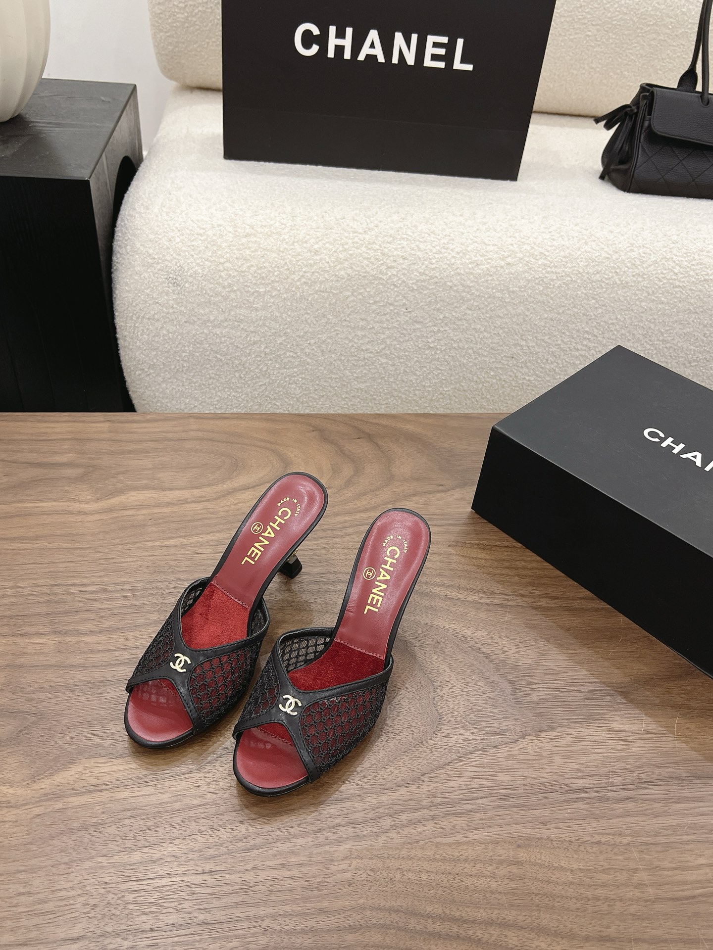 NO:926459,Spot Sale *|| [Top high-end quality from major manufacturers] Upper: mesh inner mesh Sheepskin for foot pads Outsole: Italian genuine leather sole Heel height: 9cm Packing: with airplane box19860909Spot Sale  *|| 【大厂顶级高端品质】 鞋面: 网 内里网 垫脚羊皮 大底:意大利真皮底 跟高: 9cm 包装: 带飞机盒10 35、36、37、38、39、(34/40/41 需要定做跟客服♂沟通),高跟鞋拖鞋,high heels,slippers,sheepskin,Women's Shoes