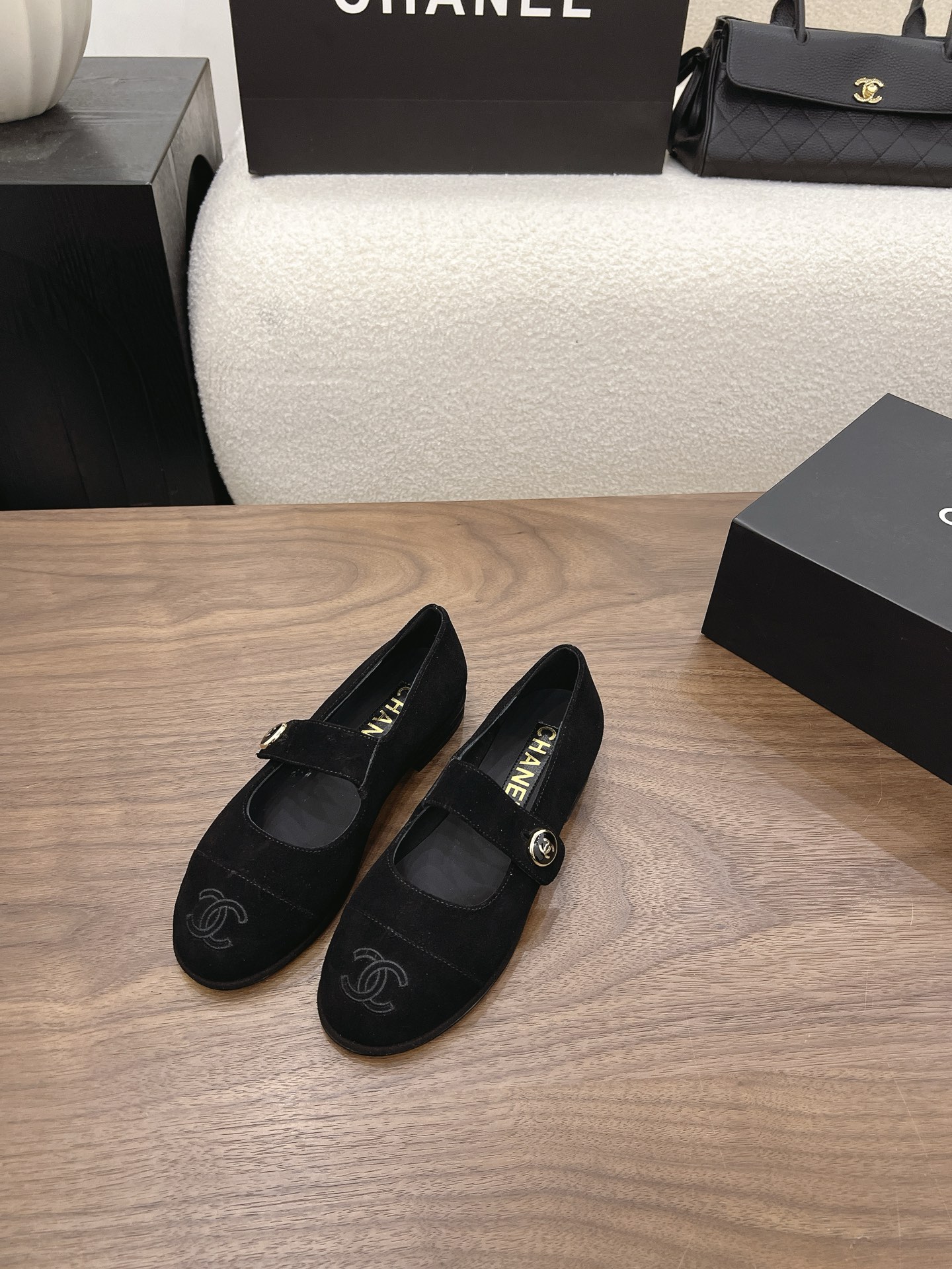 NO:930102,Spot Sale *|| 26B square toe stiletto [top high-end quality from major manufacturers] Upper: cowhide/sheepskin, sheepskin lining, padding sheepskin Outsole: Italian genuine leather sole Heel height: 1cm Packing: with airplane box 10 35, 36, 37, 38, 39, (34/40/41 need to be customized and communicate with customer service), Mary Jane, mary  jane,cowhide,sheepskin19860909Spot Sale  *||  26B 方头细跟【大厂顶级高端品质】 鞋面: 牛皮/羊皮 内里羊皮 垫脚羊皮 大底:意大利真皮底 跟高: 1cm 包装: 带飞机盒10 35、36、37、38、39、(34/40/41 需要定做跟客服♂沟通),玛丽珍,mary jane,cowhide,sheepskin,Women's Shoes