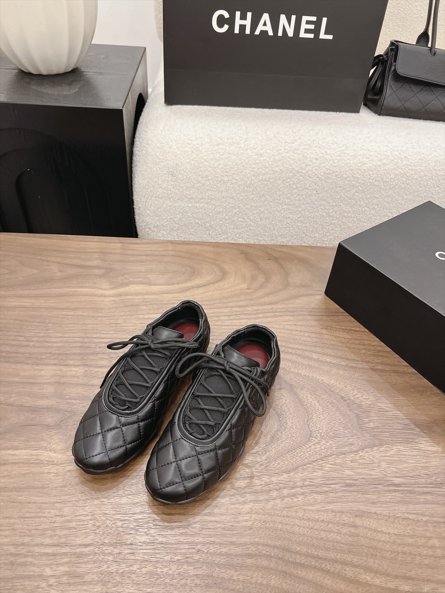 NO:958137,Spot Sale *|| Casual rhombus baseball shoes [top high-end quality from major manufacturers] Upper: cowhide, sheepskin lining, padding sheepskin Outsole: Italian genuine leather sole Heel height: 1cm Packing: with airplane box 10 35, 36, 37, 38, 39, (34/40/41 need to be customized and communicate with customer service), casual shoes/sports shoes, sneakers, cowhide, sheepskin19860909Spot Sale  *||  休闲菱格棒球鞋【大厂顶级高端品质】 鞋面: 牛皮 内里羊皮 垫脚羊皮 大底:意大利真皮底 跟高: 1cm 包装: 带飞机盒10 35、36、37、38、39、(34/40/41 需要定做跟客服♂沟通),休闲鞋/运动鞋,sneakers,cowhide,sheepskin,Women's Shoes