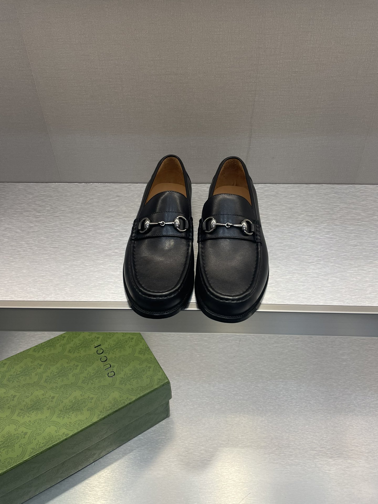 Elegant Leather Horsebit Loafers - Timeless Style and Supreme Comfort