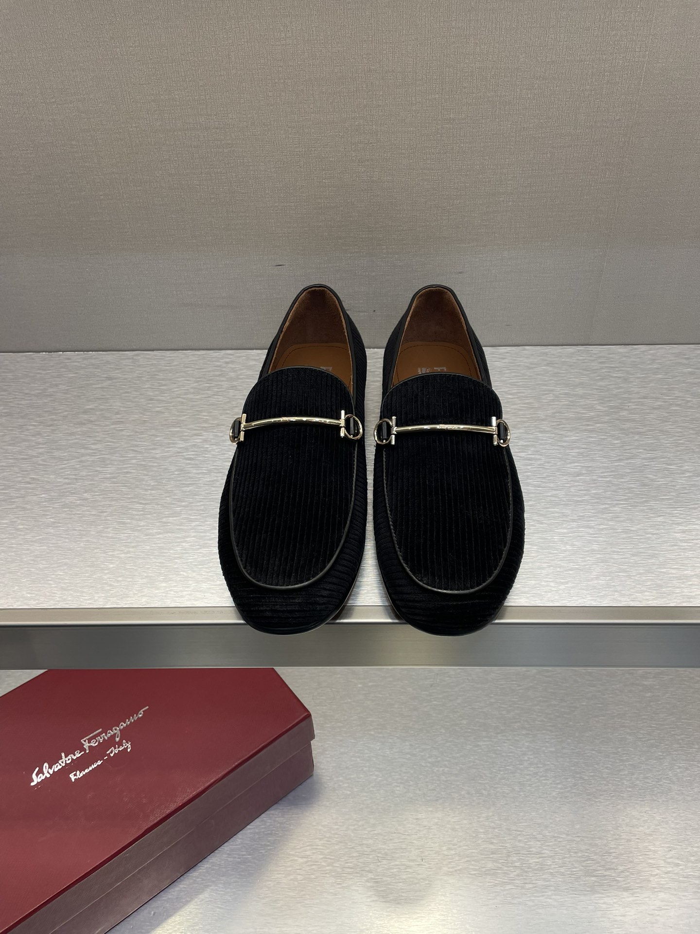 Salvatore Ferragamo Men's Black Leather Loafers with Gancini Ornament