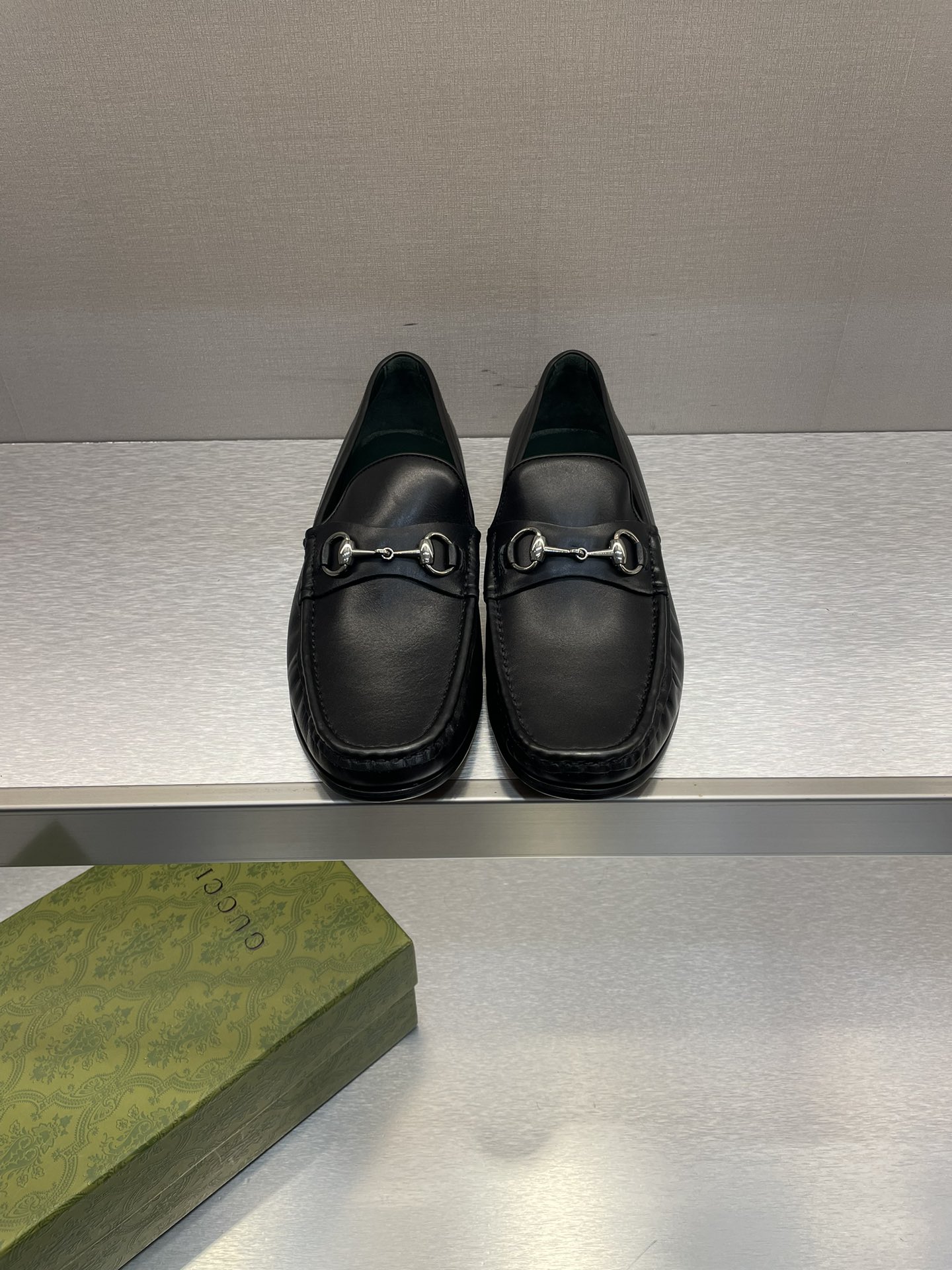 Gucci Men's Black Leather Horsebit Loafers Classic Slip-Ons Dress Shoes