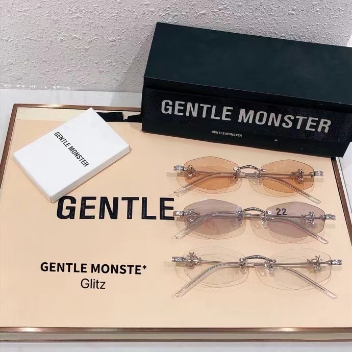 GENTLE MONSTE\nMODEL:Glitz\nSIZE：口-