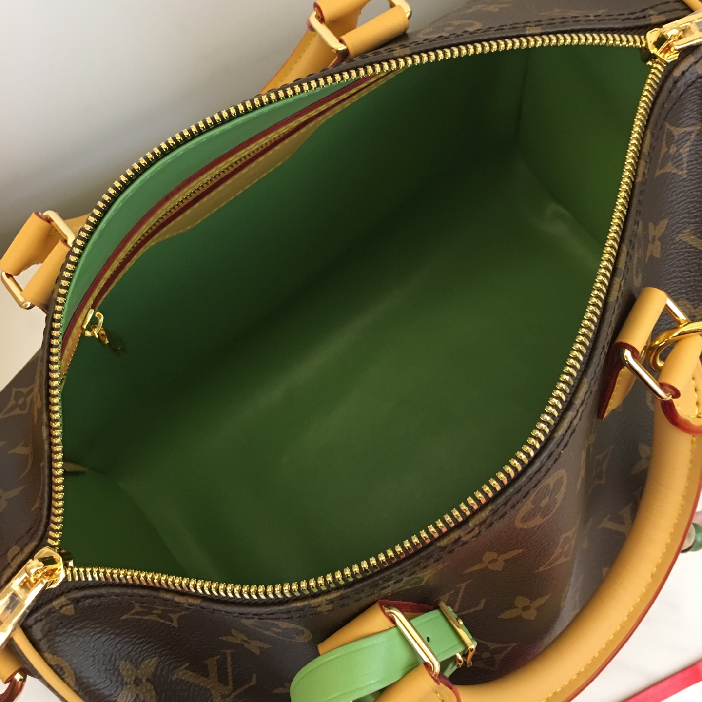 Louis Vuitton Speedy Soft 30: Iconic Design with Modern Flair 9 i1754240294526 1247 0 8