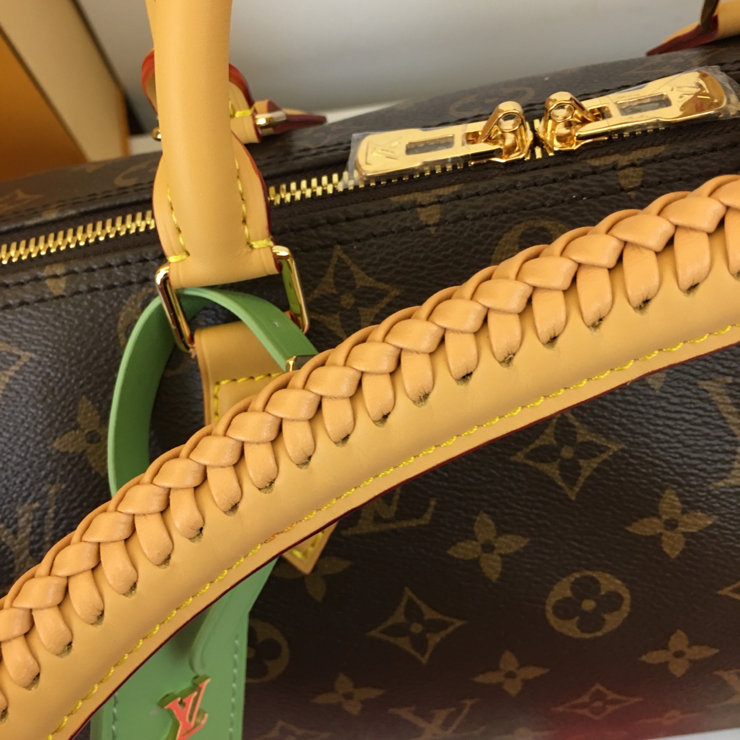 Louis Vuitton Speedy Soft 30: Iconic Design with Modern Flair 4 i1754240294635 9843 0 3