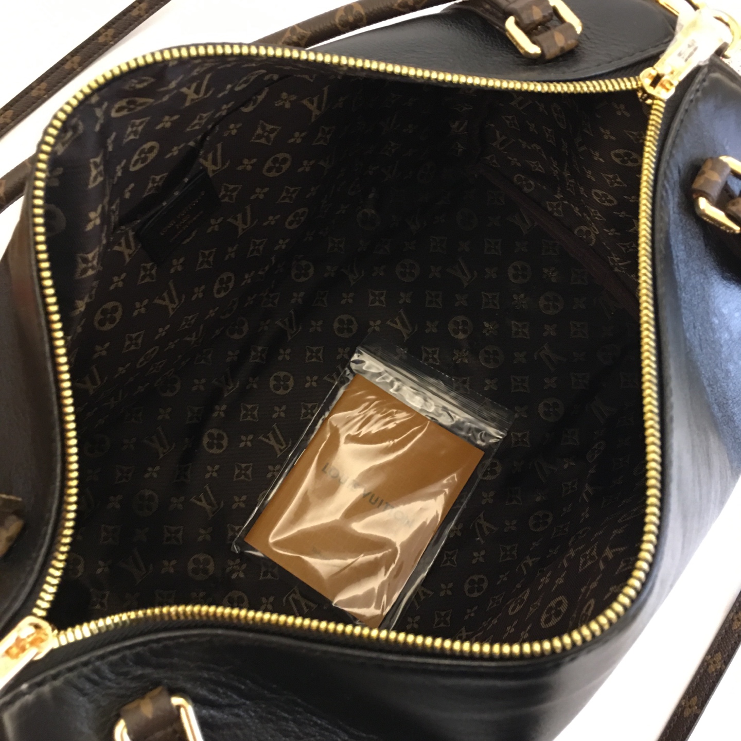 Louis Vuitton Express Handbag - Medium, Black Leather, Designer Shoulder Bag 10 i1755193974440 4750 0 7