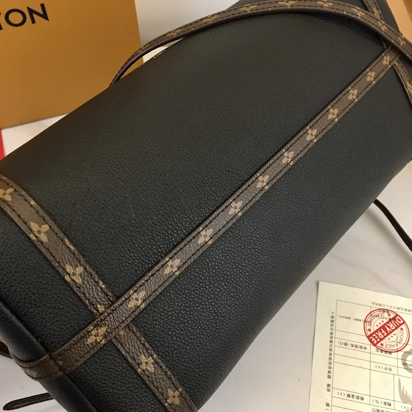 Louis Vuitton Express Handbag - Black Leather with Classic Monogram Details 7 i1756318490295 155 0 6