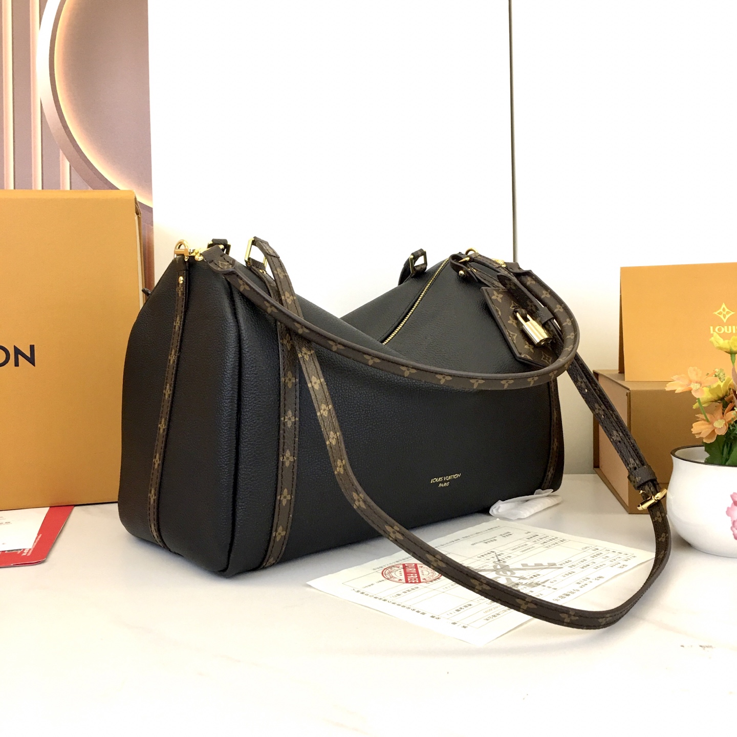 Louis Vuitton Express Handbag - Black Leather with Classic Monogram Details 5 i1756318495946 6334 0 4
