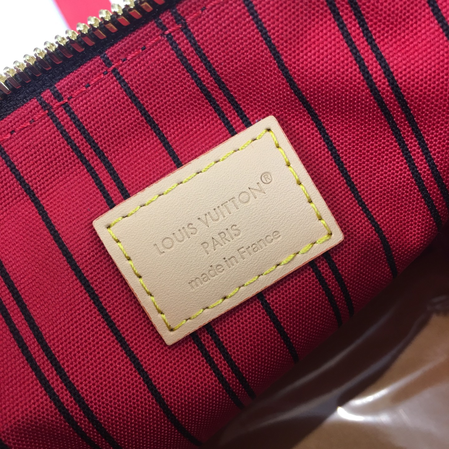 Louis Vuitton Ever More Small Handbag in Monogram Canvas with Gold Chain 5 i1758818741552 7666 0 4