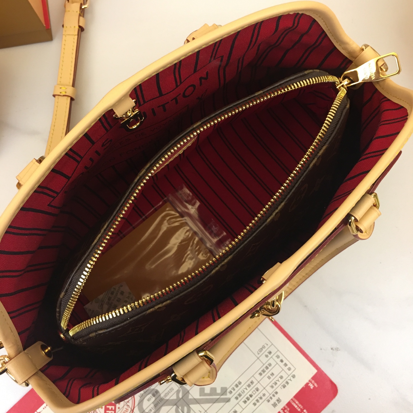 Louis Vuitton Ever More Small Handbag in Monogram Canvas with Gold Chain 9 i1758818741552 8300 0 8