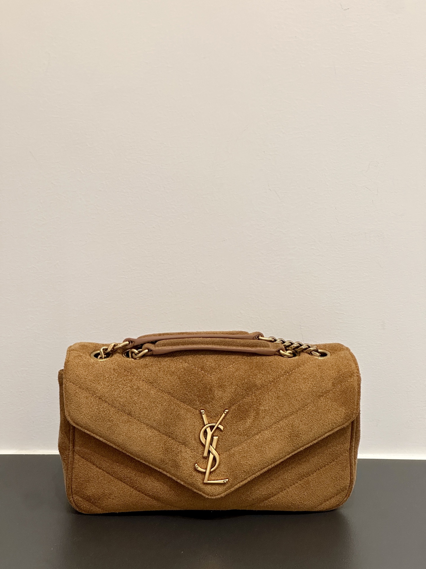 Yves Saint Laurent LouLou Petit Sac à Bandoulière en Daim Fauve